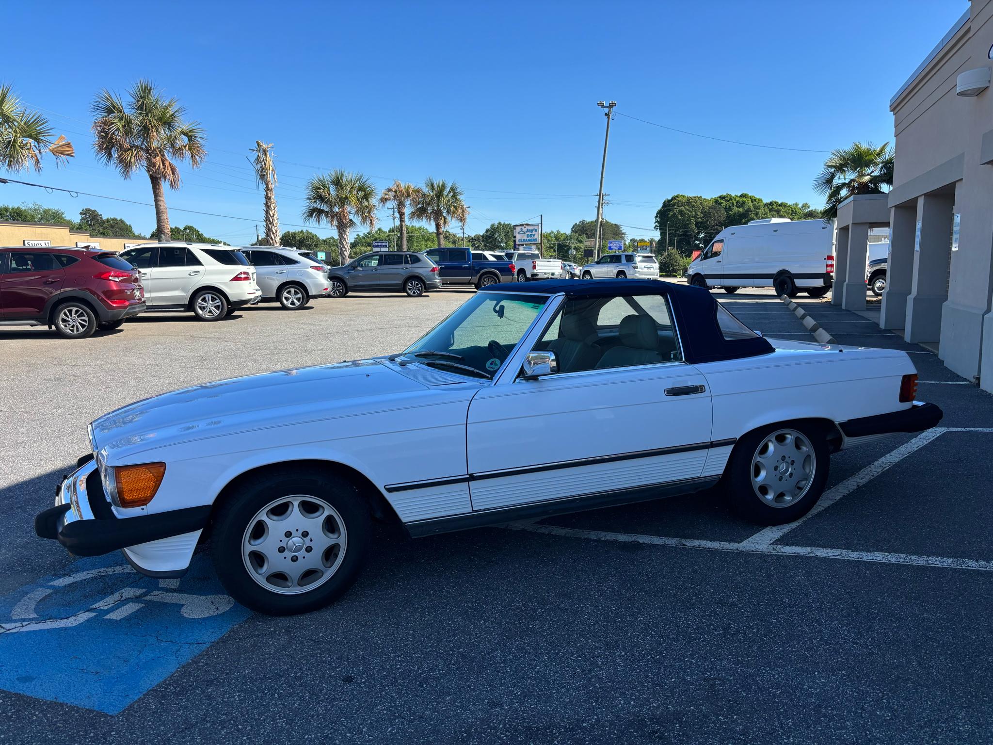 Mercedes-Benz 560 Series 2dr Convertible 560SL 1986