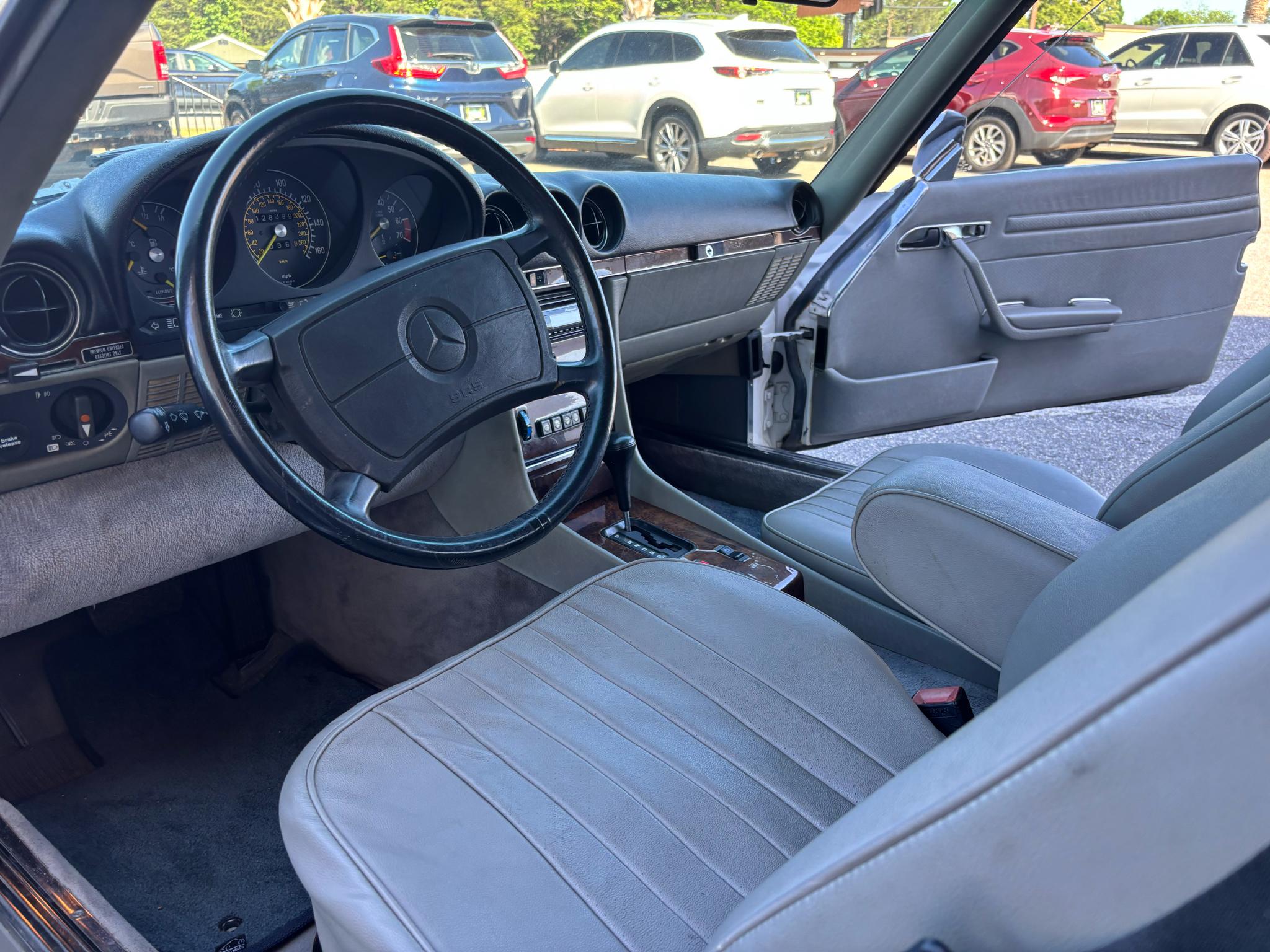 Mercedes-Benz 560 Series 2dr Convertible 560SL 1986