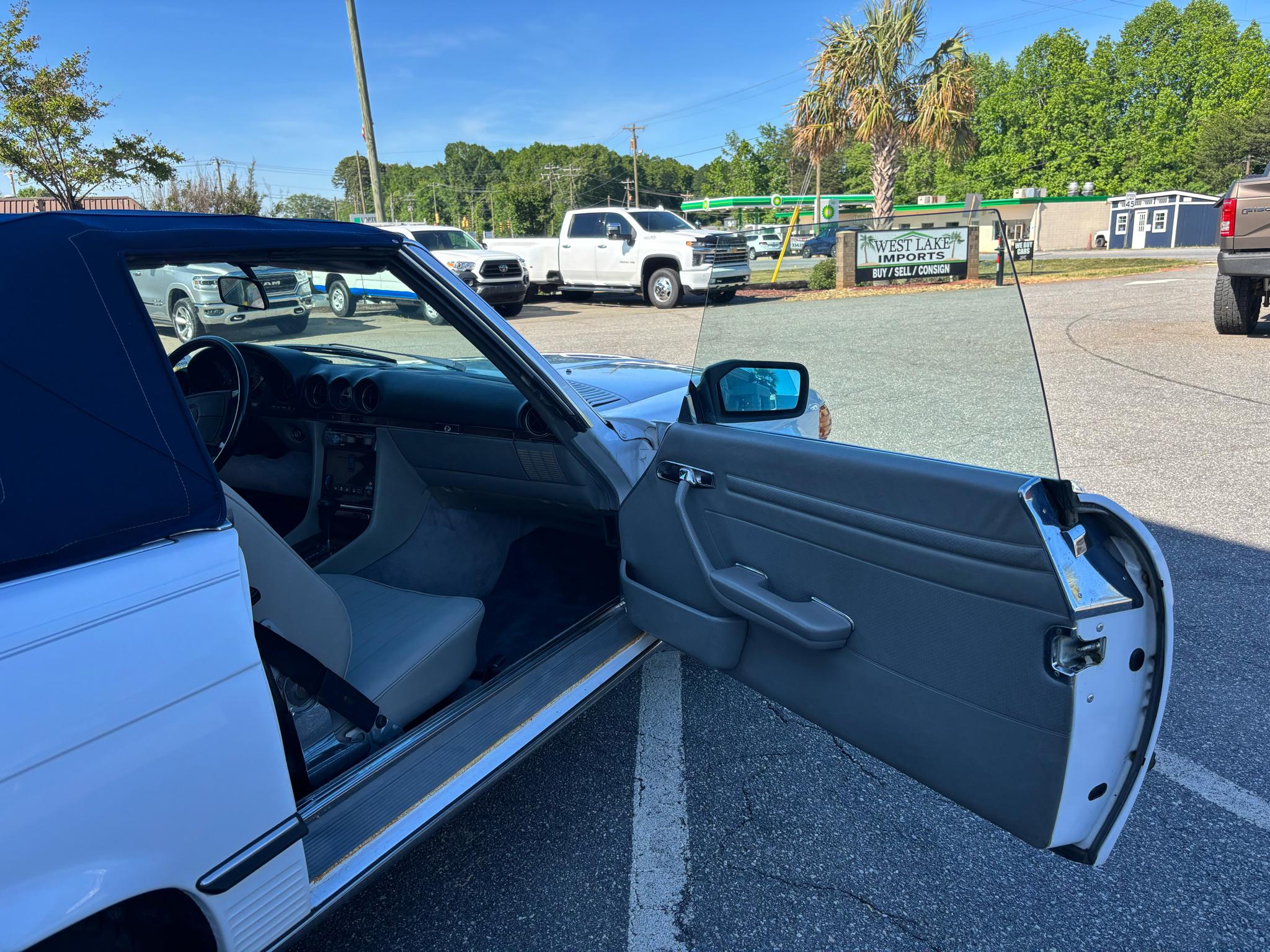 Mercedes-Benz 560 Series 2dr Convertible 560SL 1986