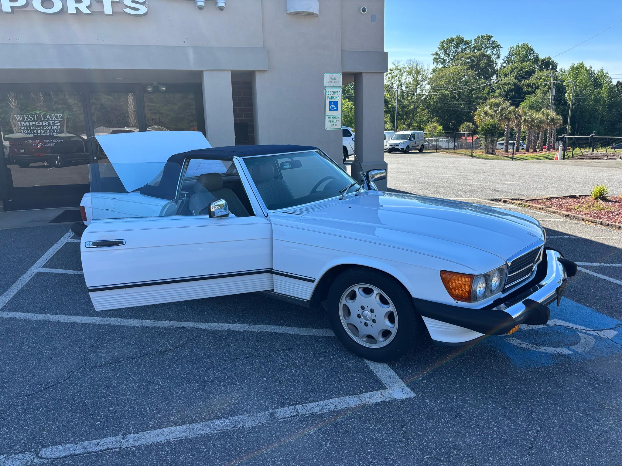 Mercedes-Benz 560 Series 2dr Convertible 560SL 1986