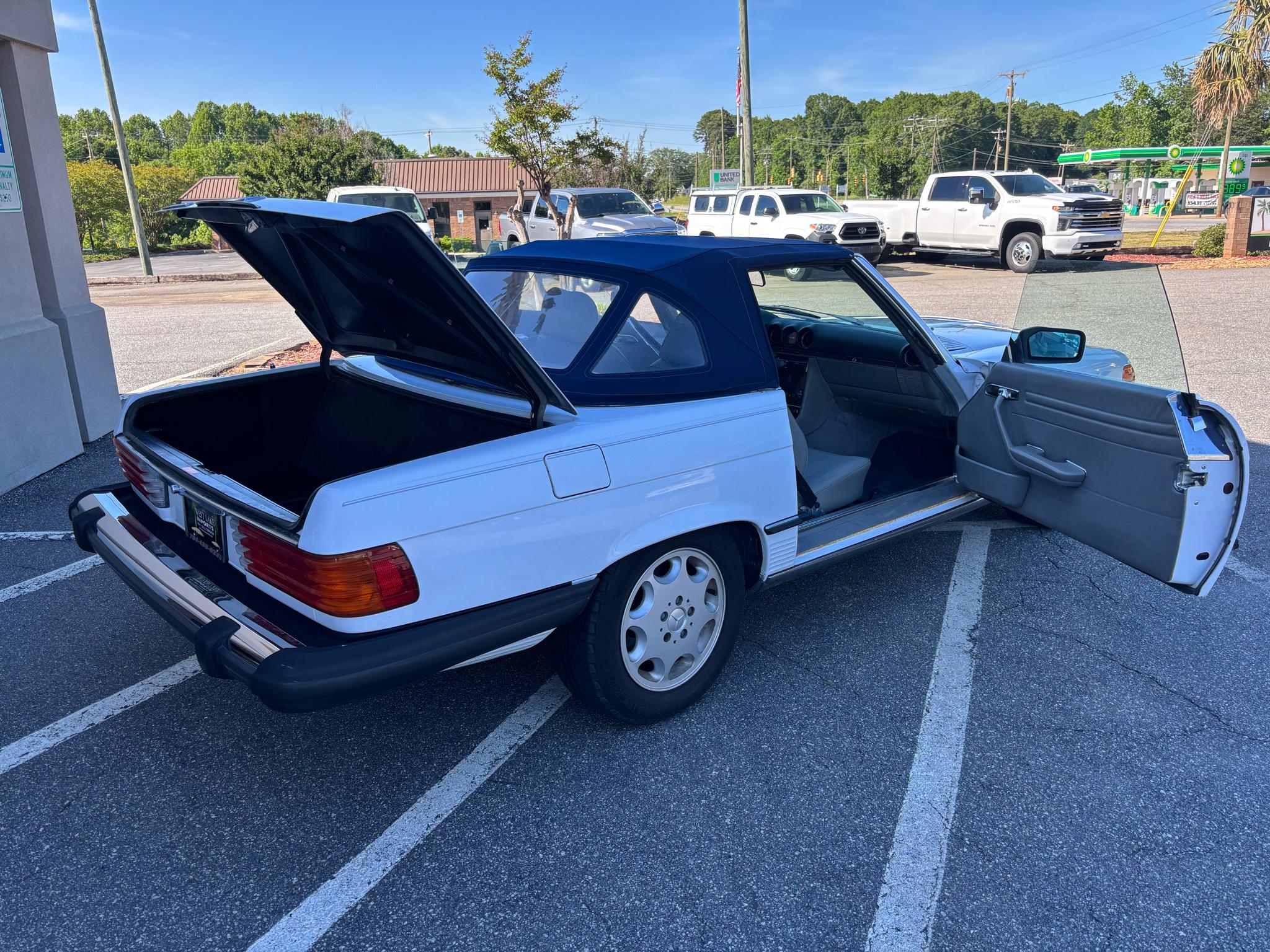 Mercedes-Benz 560 Series 2dr Convertible 560SL 1986