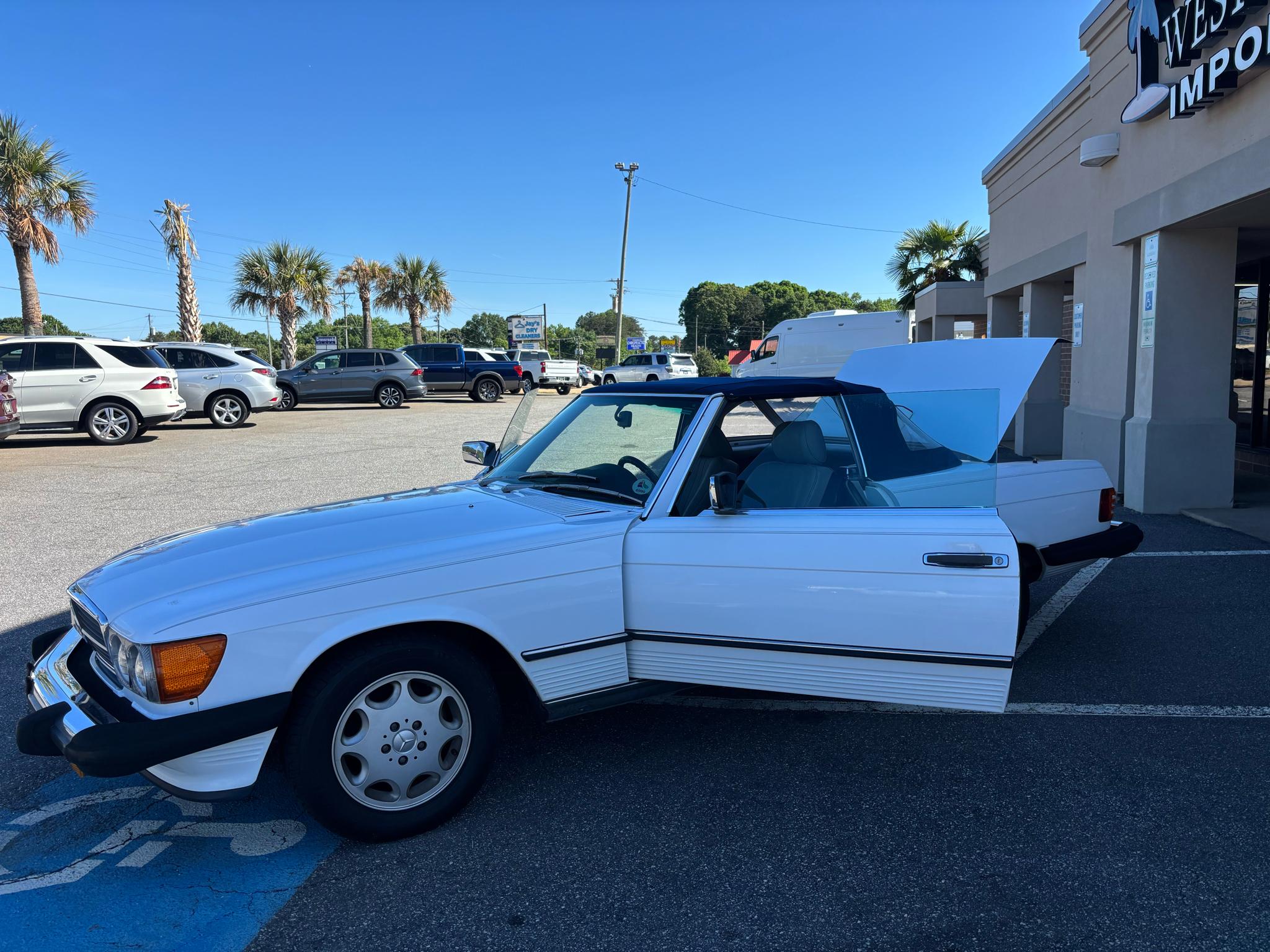 Mercedes-Benz 560 Series 2dr Convertible 560SL 1986