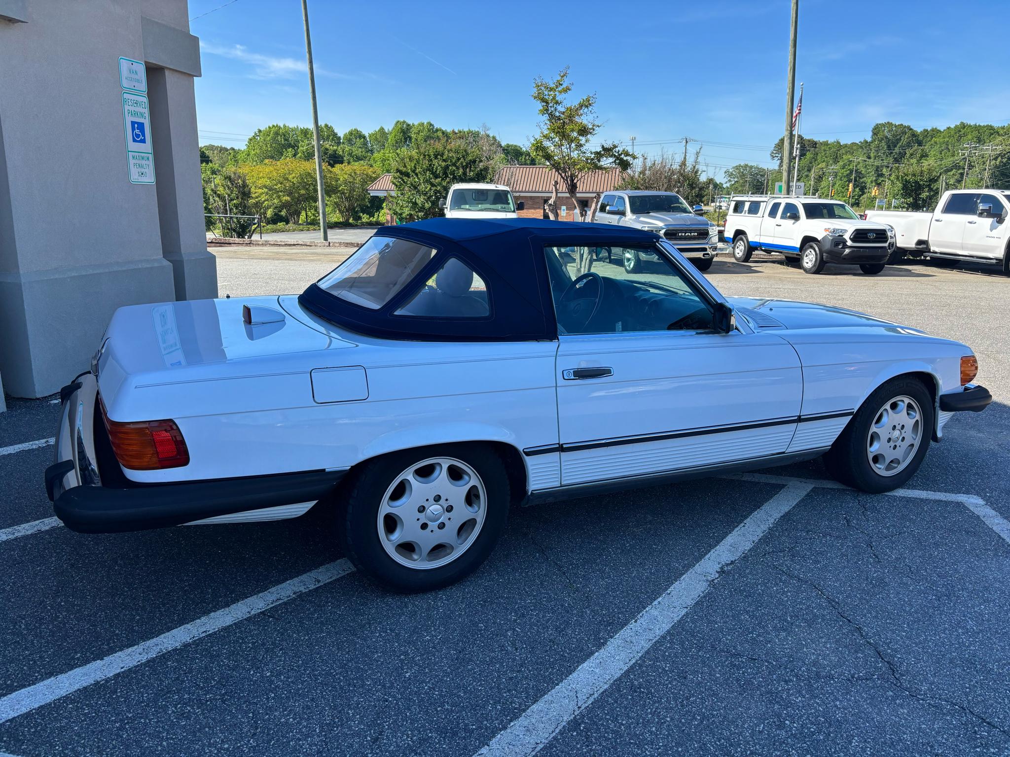 Mercedes-Benz 560 Series 2dr Convertible 560SL 1986