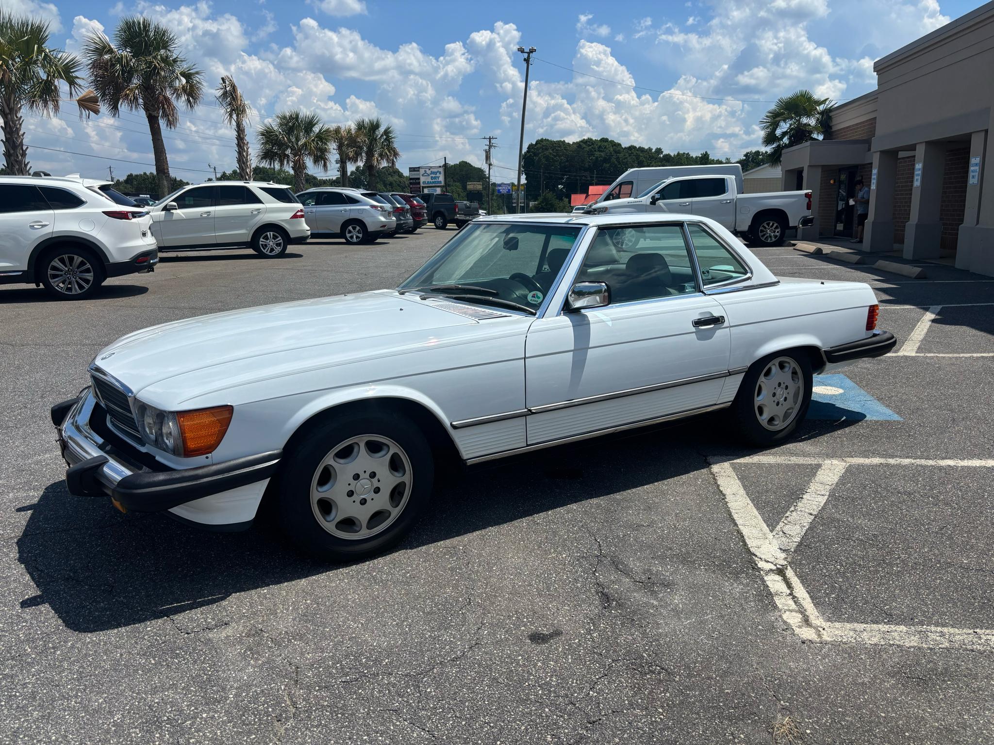 Mercedes-Benz 560 Series 2dr Convertible 560SL 1986