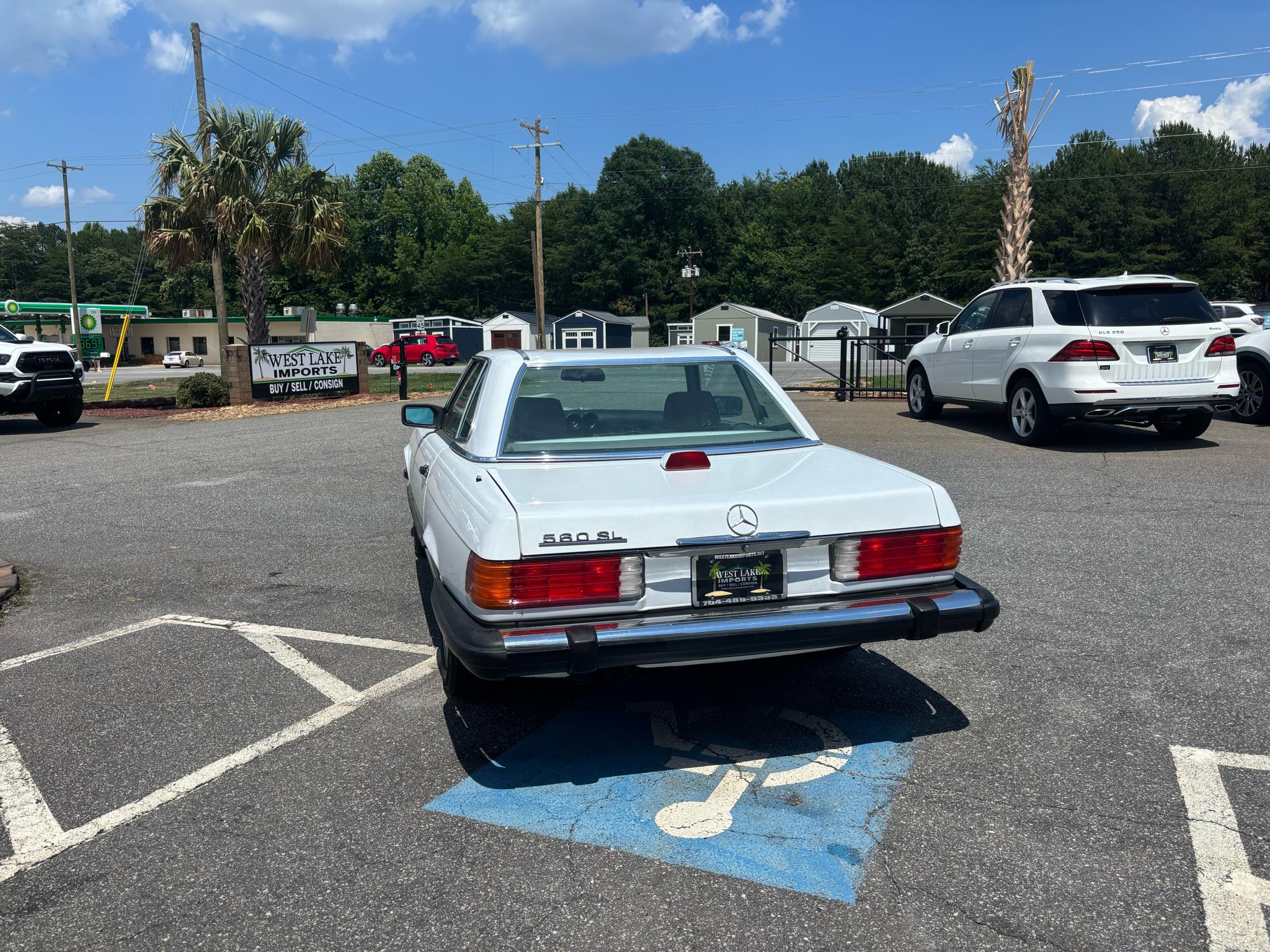 Mercedes-Benz 560 Series 2dr Convertible 560SL 1986
