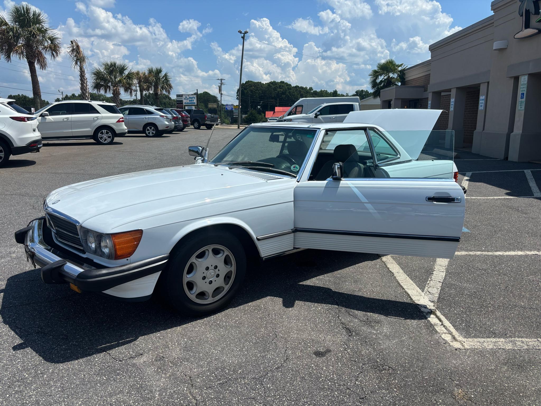 Mercedes-Benz 560 Series 2dr Convertible 560SL 1986