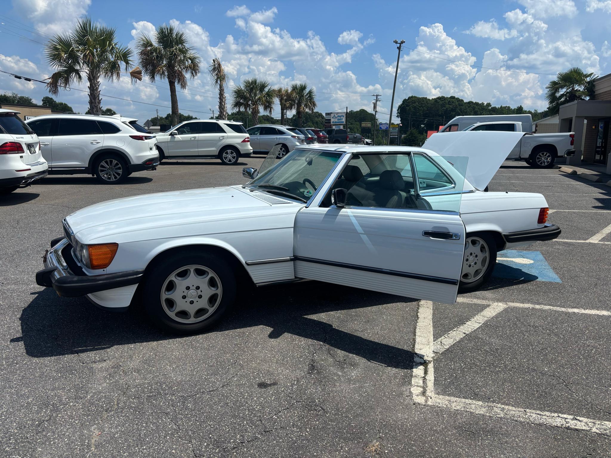 Mercedes-Benz 560 Series 2dr Convertible 560SL 1986