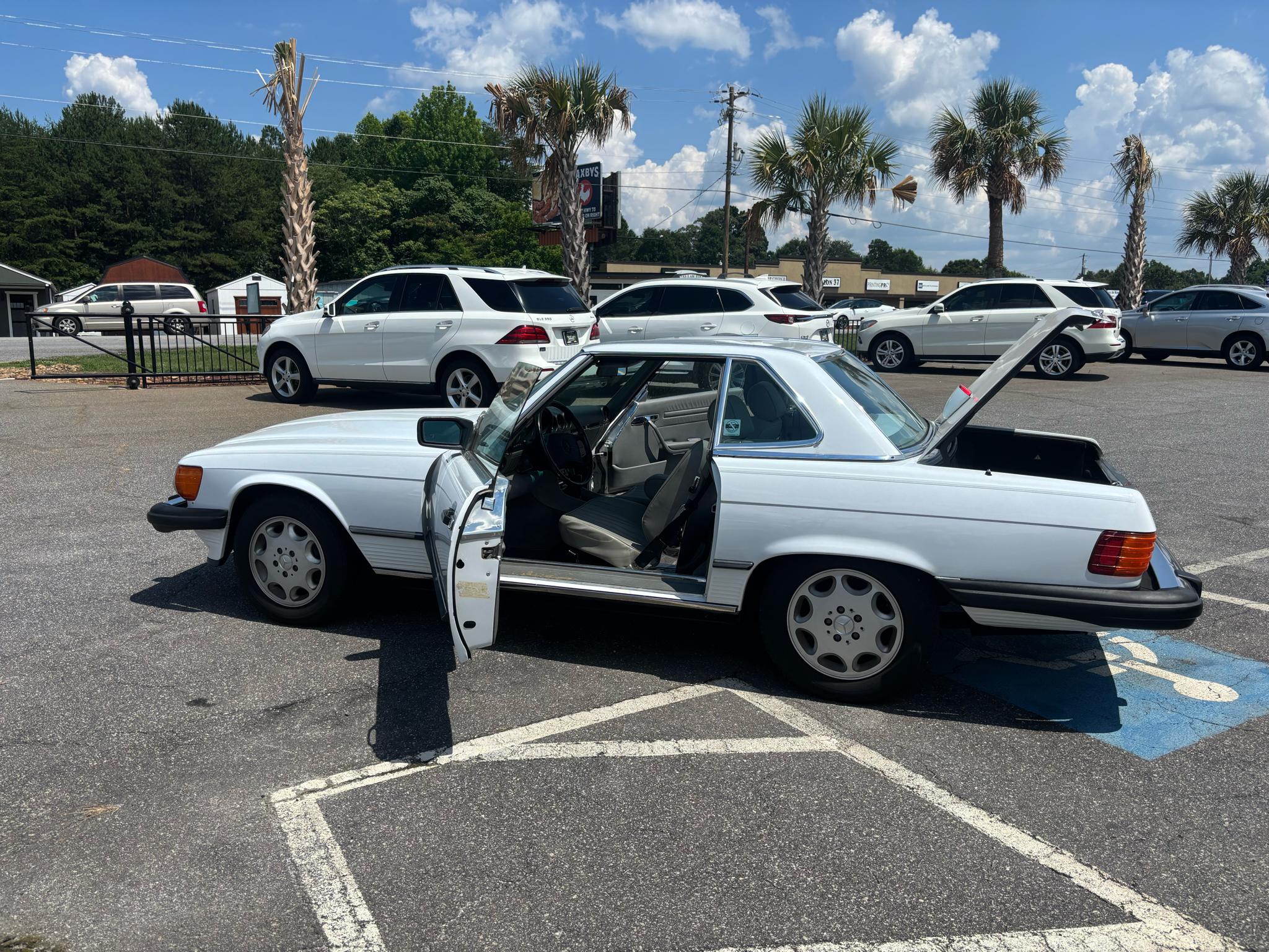 Mercedes-Benz 560 Series 2dr Convertible 560SL 1986
