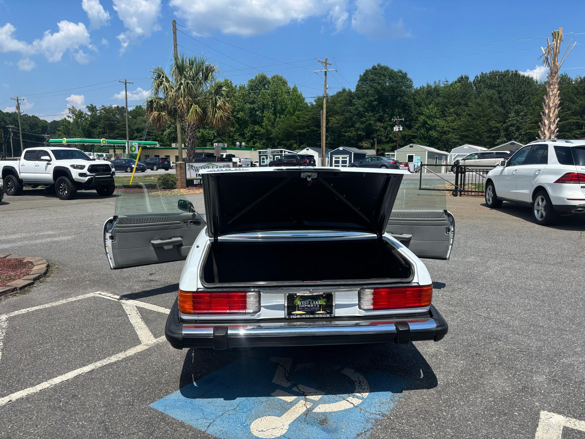 Mercedes-Benz 560 Series 2dr Convertible 560SL 1986