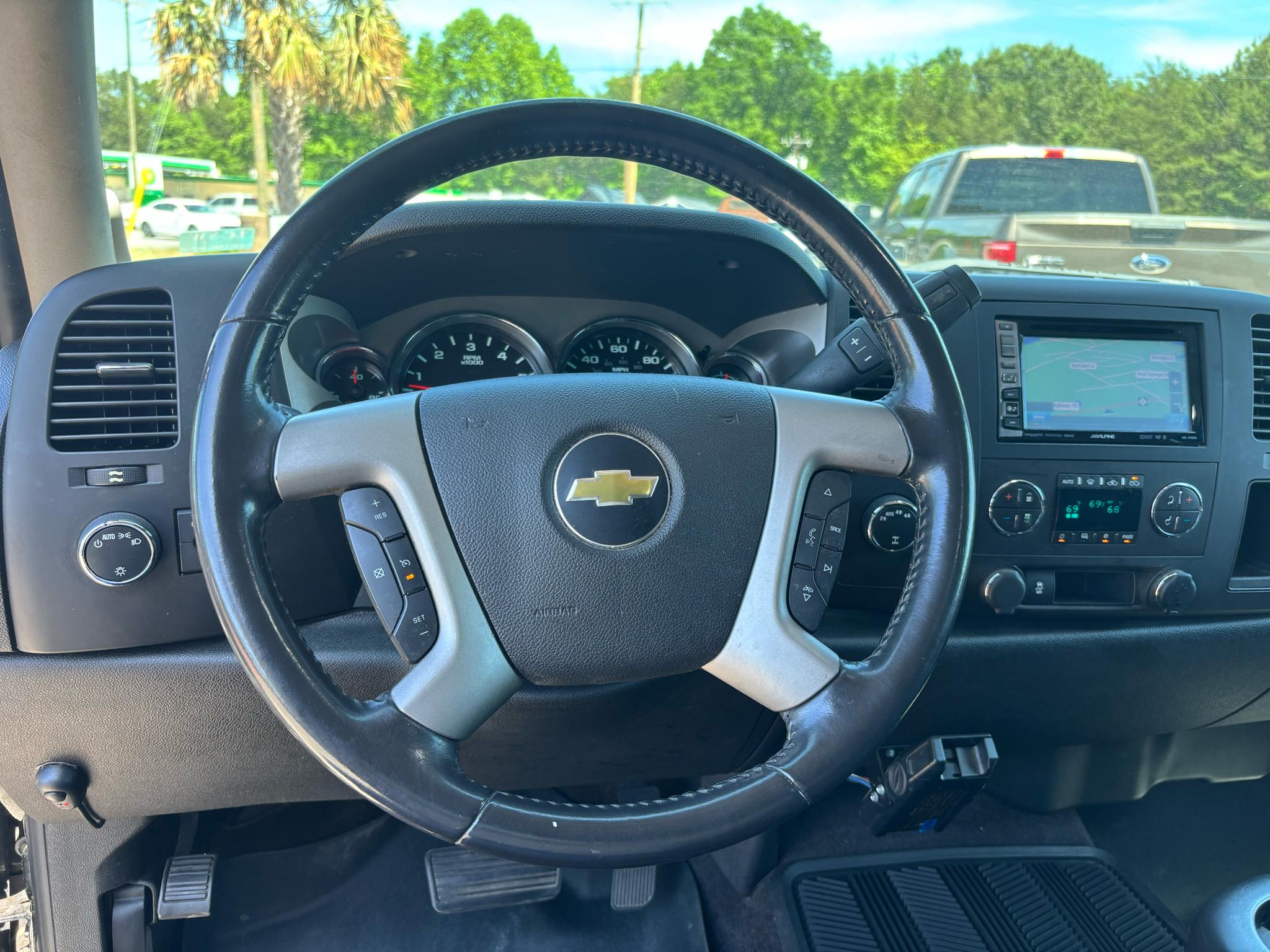 Chevrolet Silverado 1500 4WD Ext Cab 143.5" LT 2013