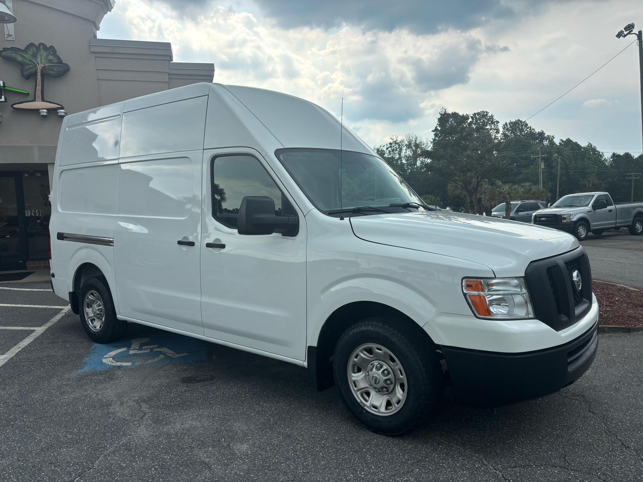 Nissan NV Cargo NV2500 HD High Roof V6 SV 2021