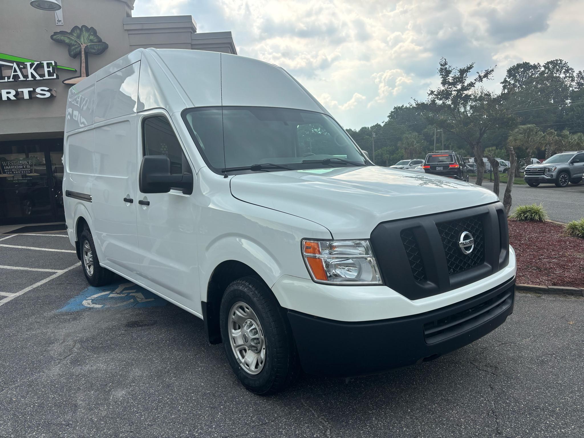 Nissan NV Cargo NV2500 HD High Roof V6 SV 2021