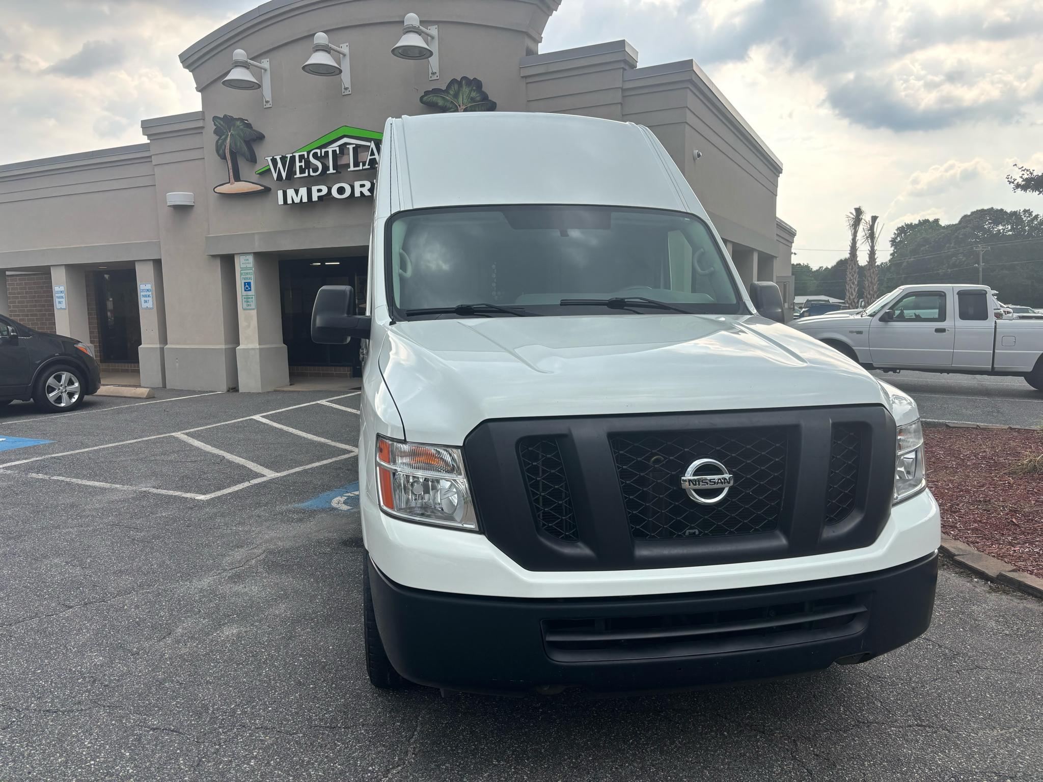Nissan NV Cargo NV2500 HD High Roof V6 SV 2021