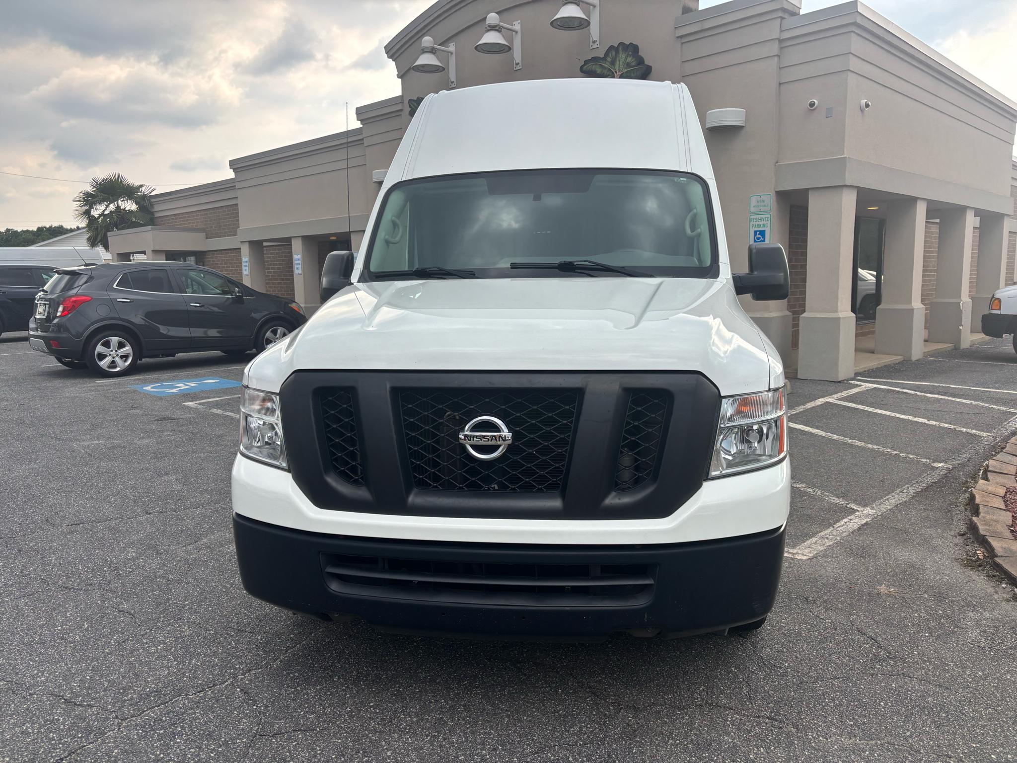 Nissan NV Cargo NV2500 HD High Roof V6 SV 2021