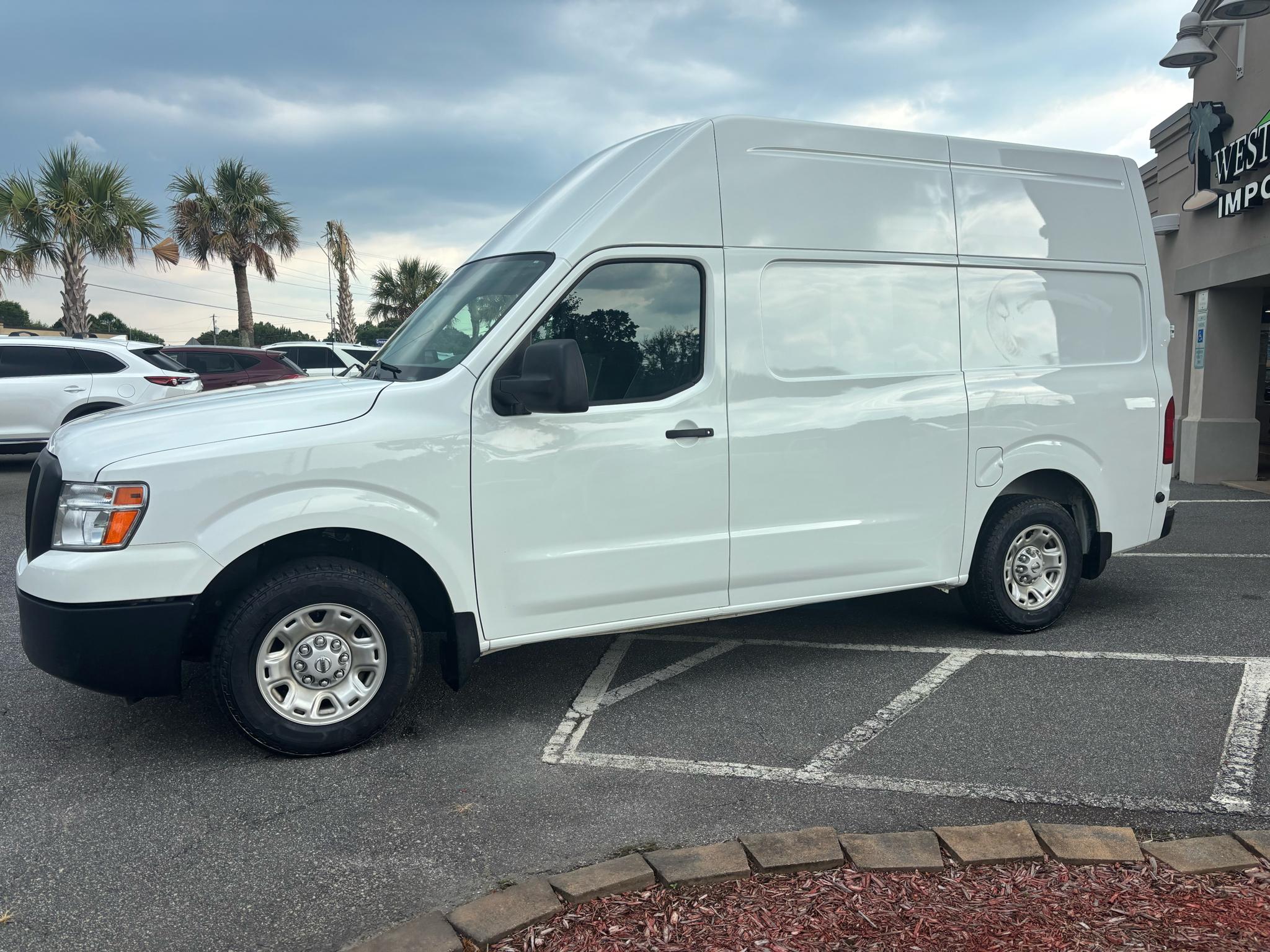 Nissan NV Cargo NV2500 HD High Roof V6 SV 2021