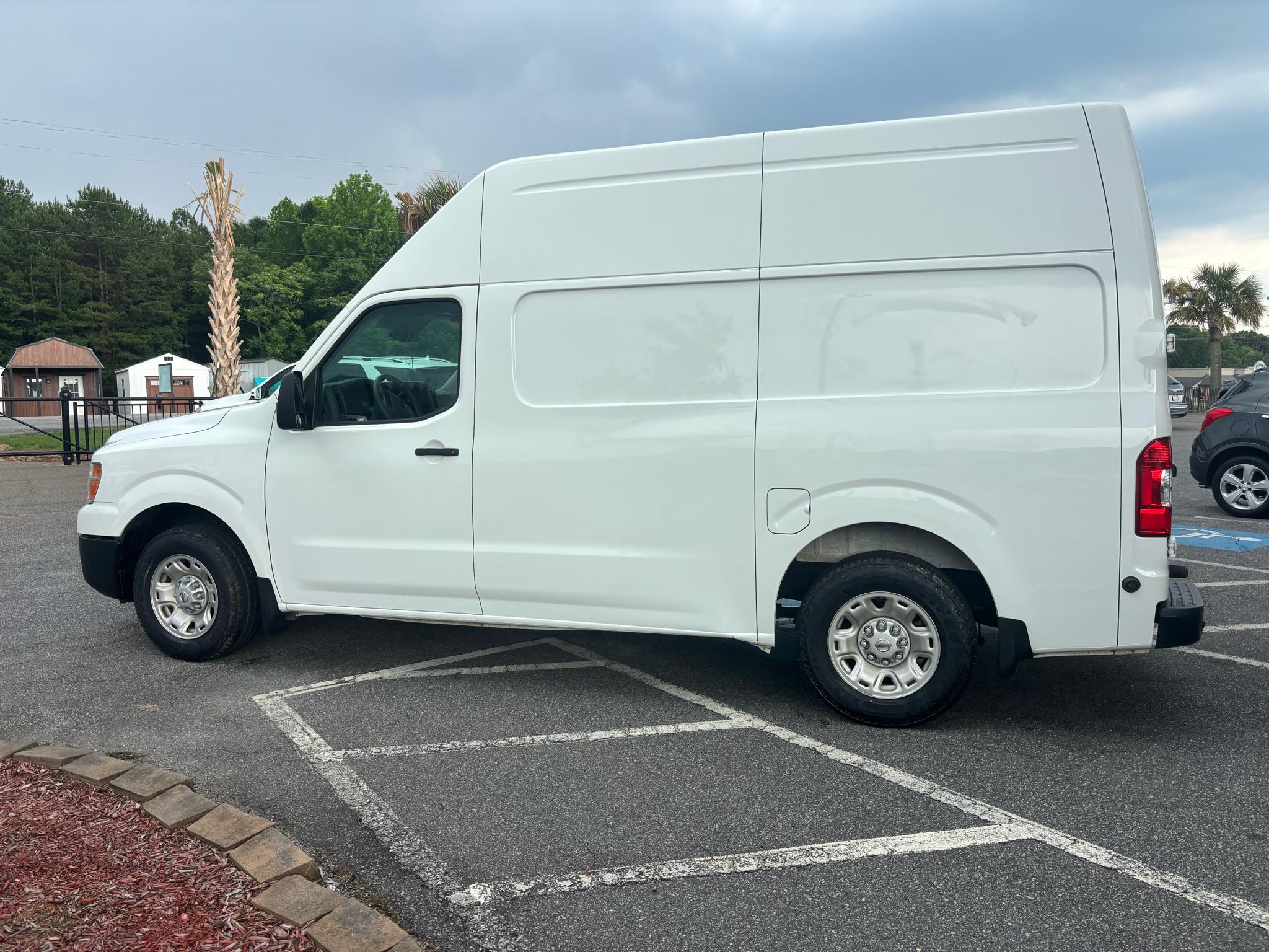 Nissan NV Cargo NV2500 HD High Roof V6 SV 2021