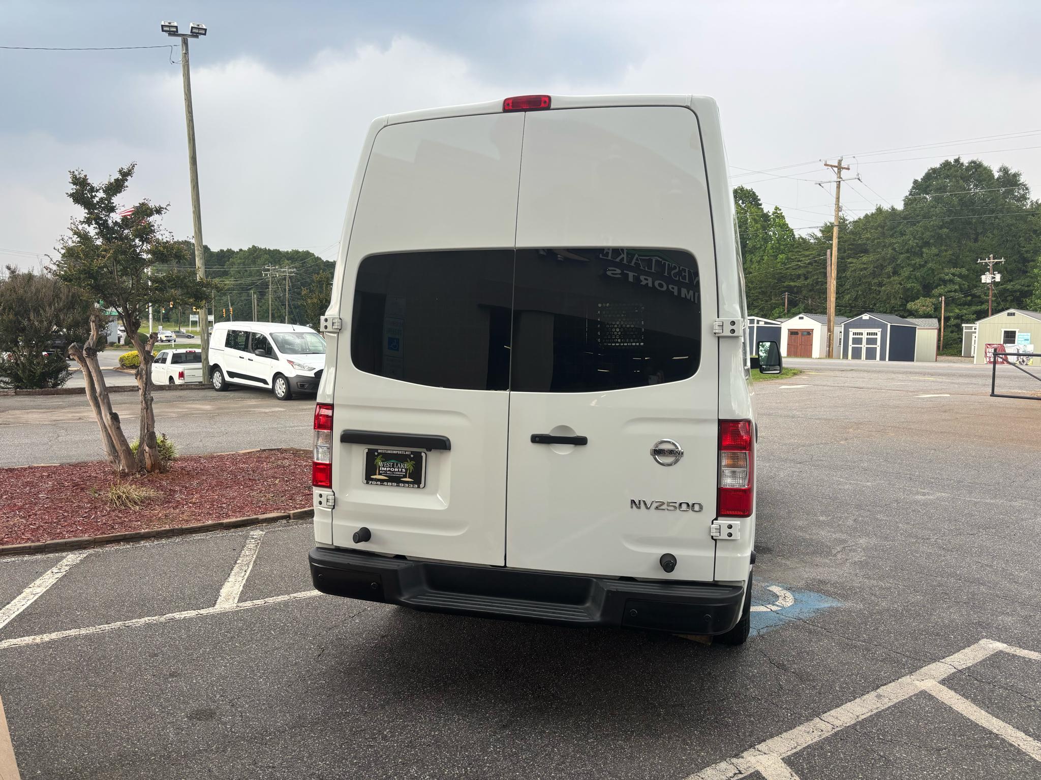 Nissan NV Cargo NV2500 HD High Roof V6 SV 2021