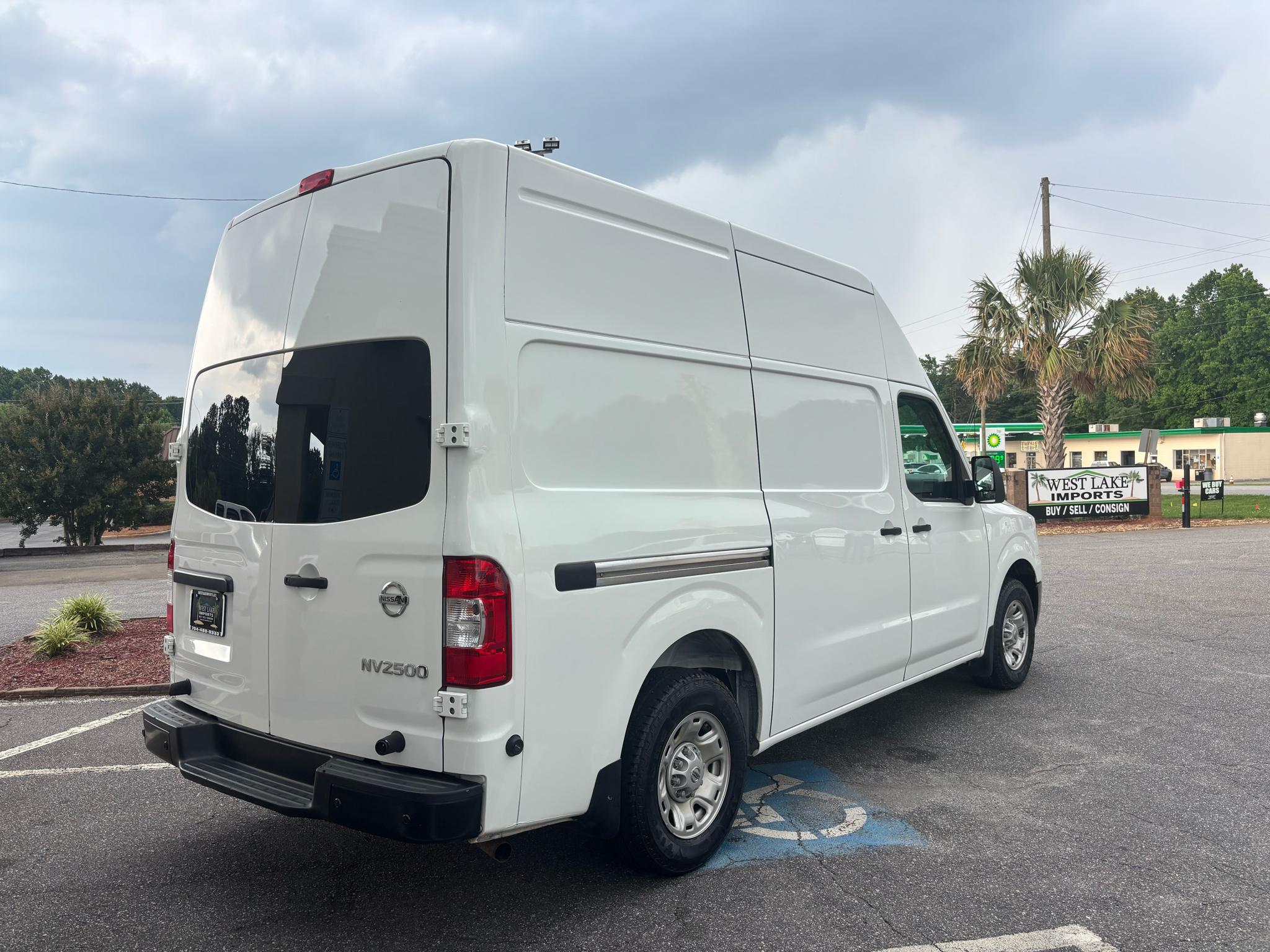Nissan NV Cargo NV2500 HD High Roof V6 SV 2021