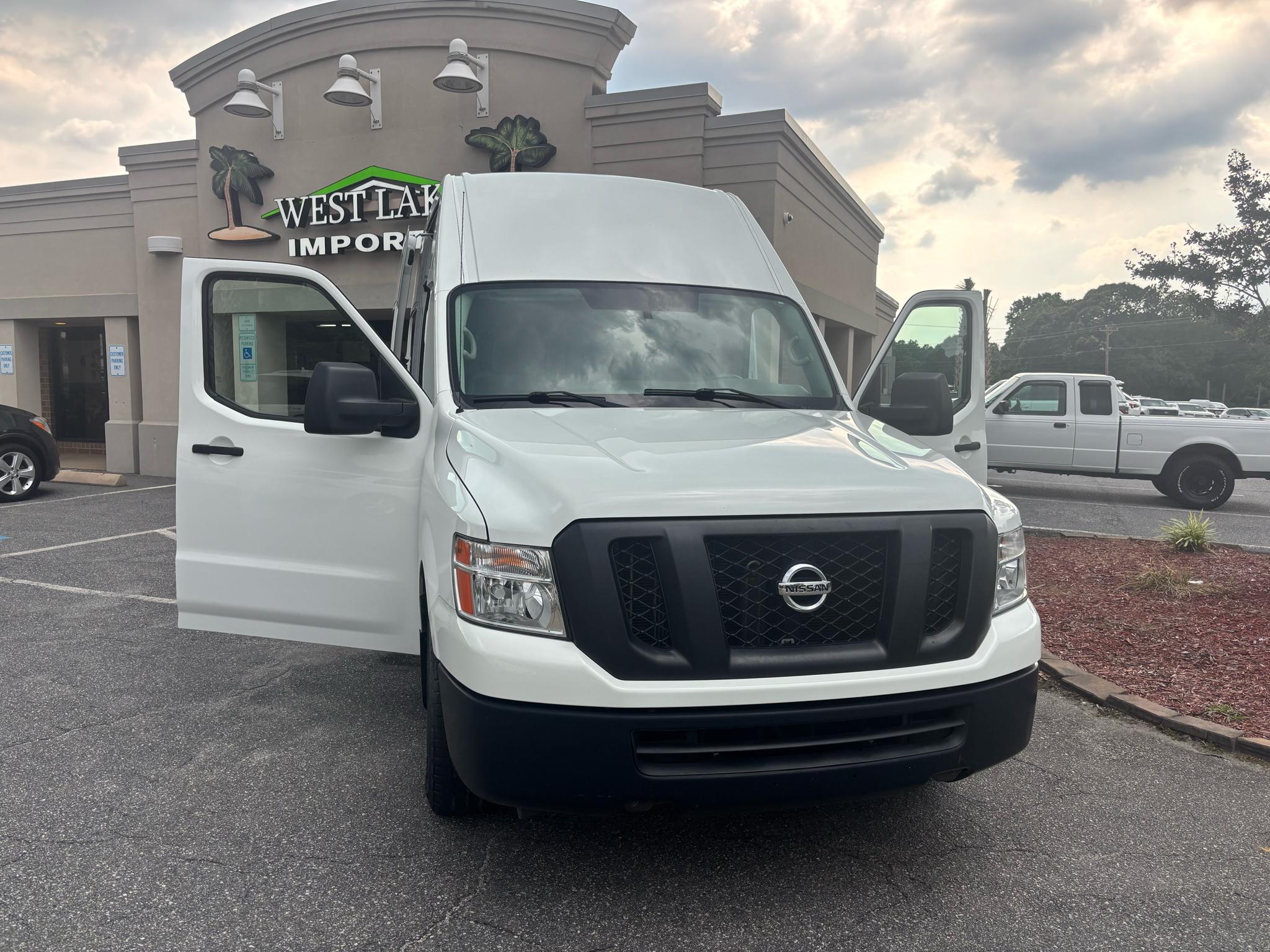 Nissan NV Cargo NV2500 HD High Roof V6 SV 2021