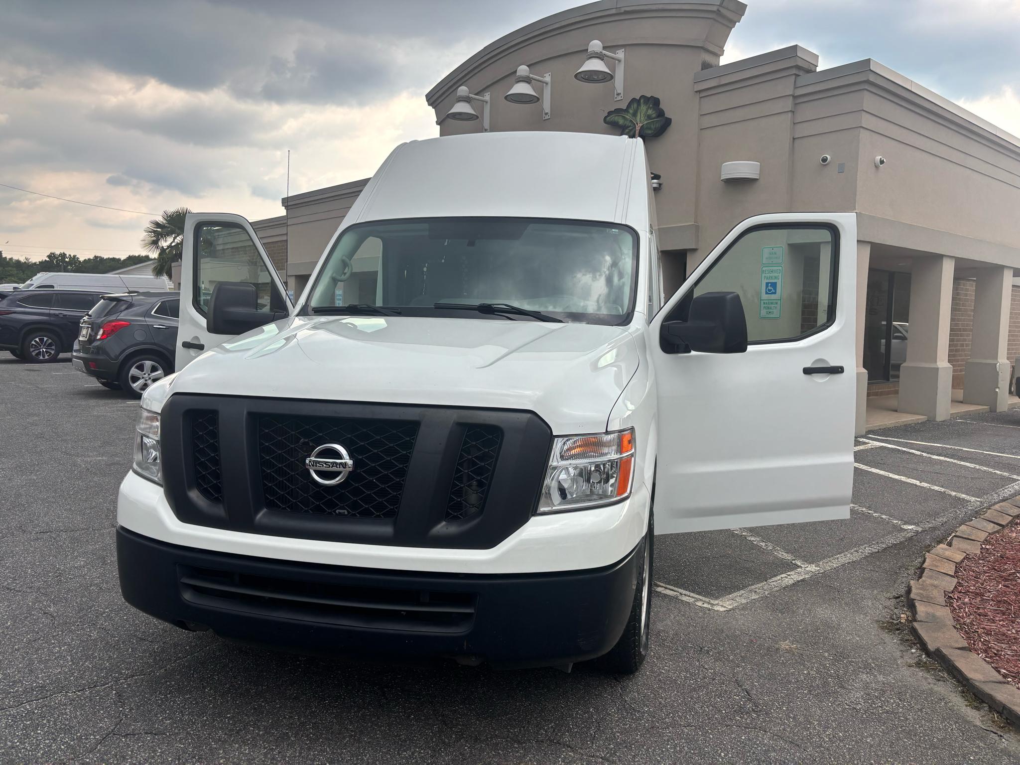 Nissan NV Cargo NV2500 HD High Roof V6 SV 2021