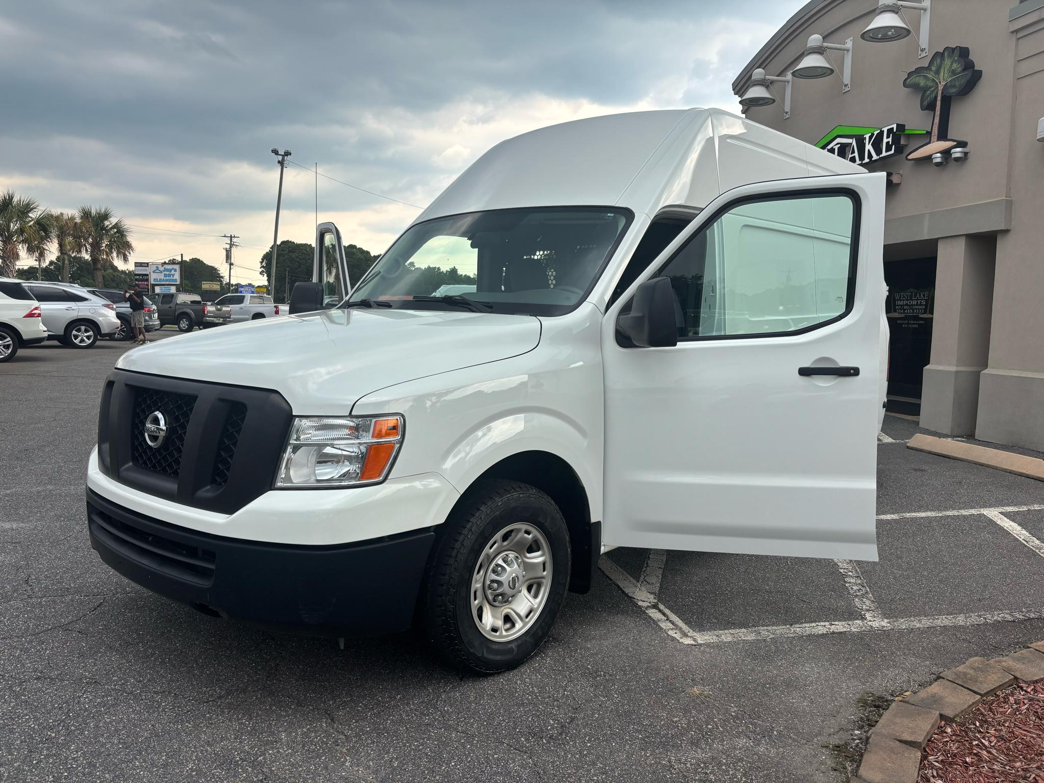 Nissan NV Cargo NV2500 HD High Roof V6 SV 2021