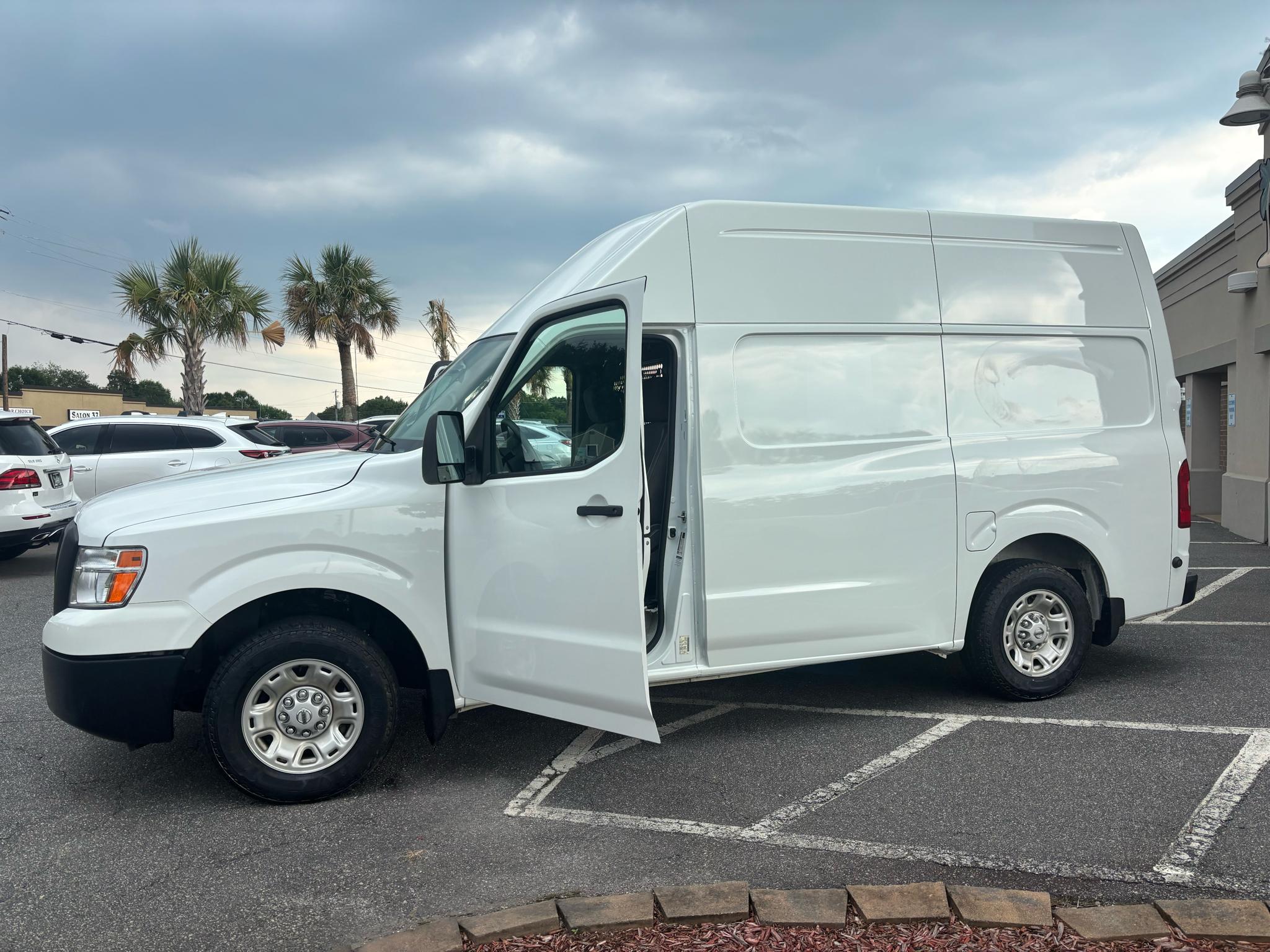 Nissan NV Cargo NV2500 HD High Roof V6 SV 2021