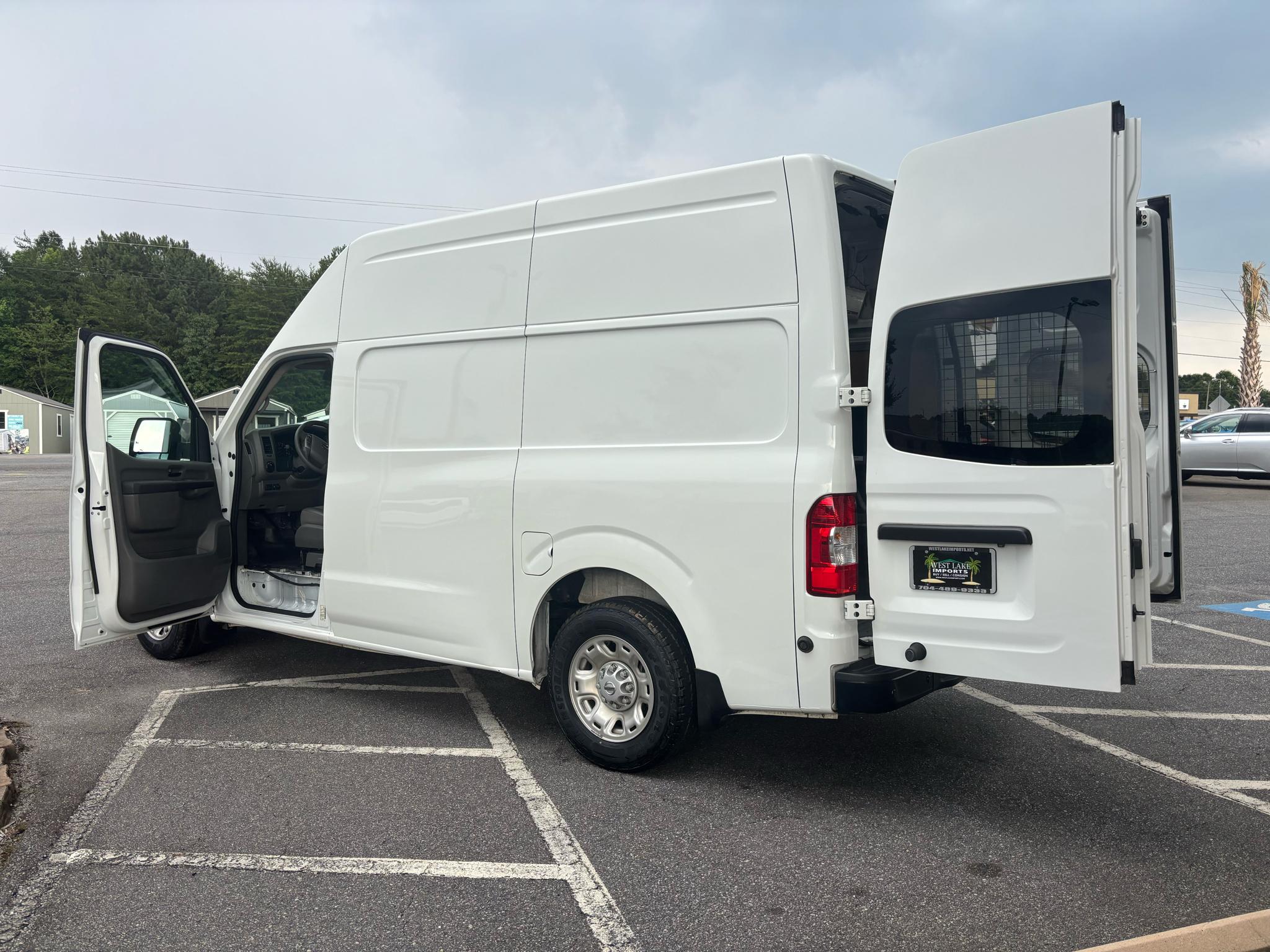 Nissan NV Cargo NV2500 HD High Roof V6 SV 2021