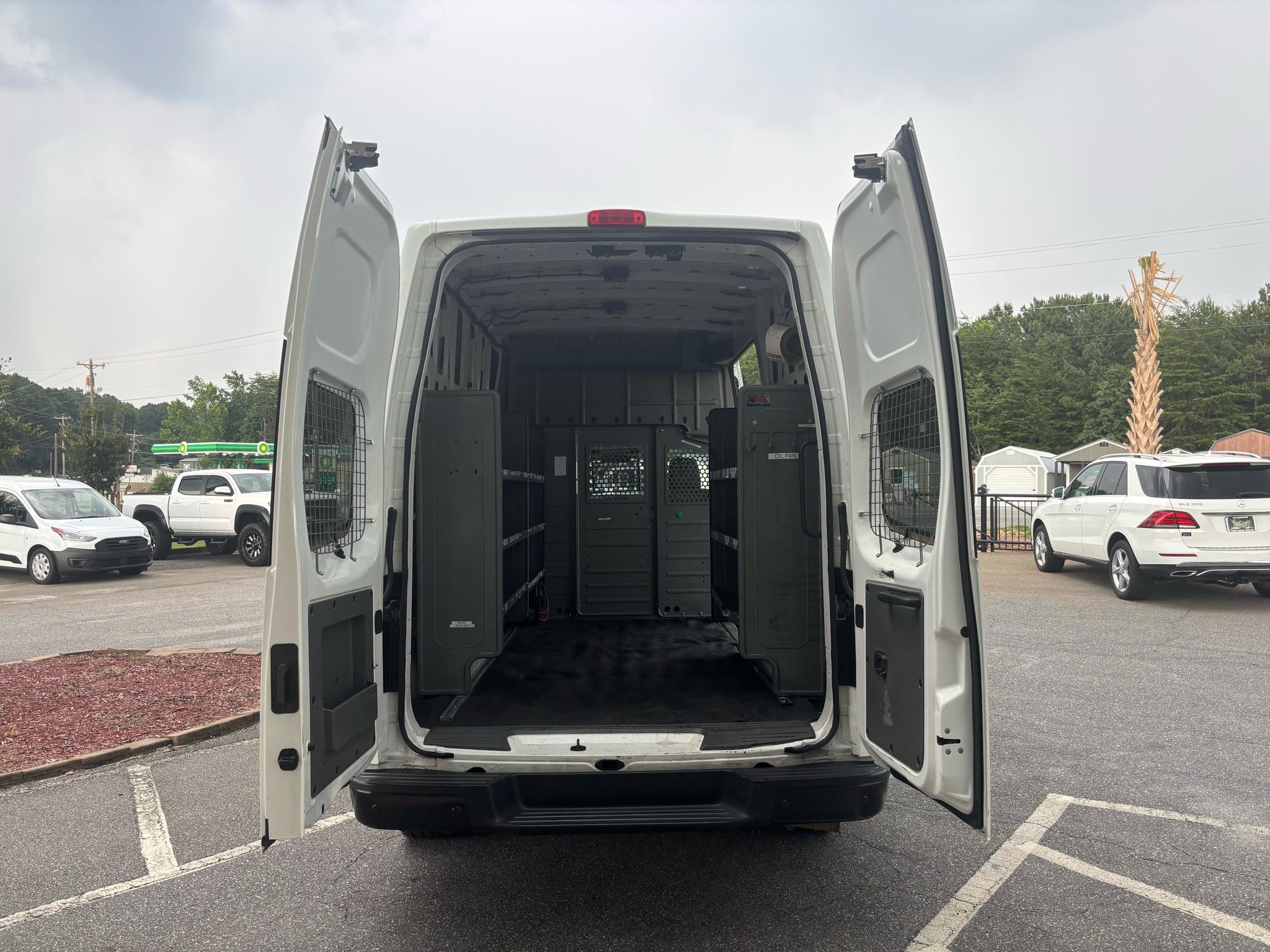 Nissan NV Cargo NV2500 HD High Roof V6 SV 2021
