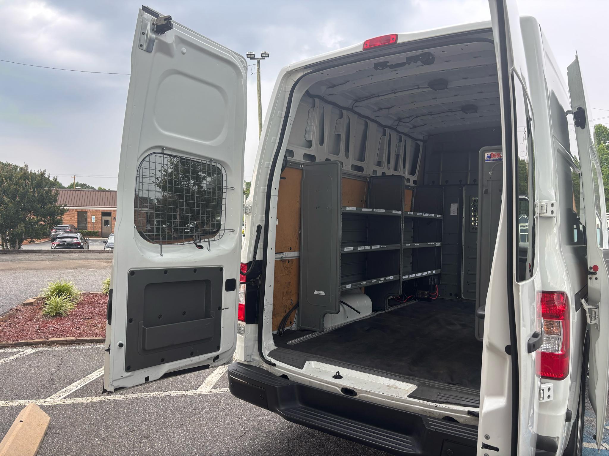 Nissan NV Cargo NV2500 HD High Roof V6 SV 2021