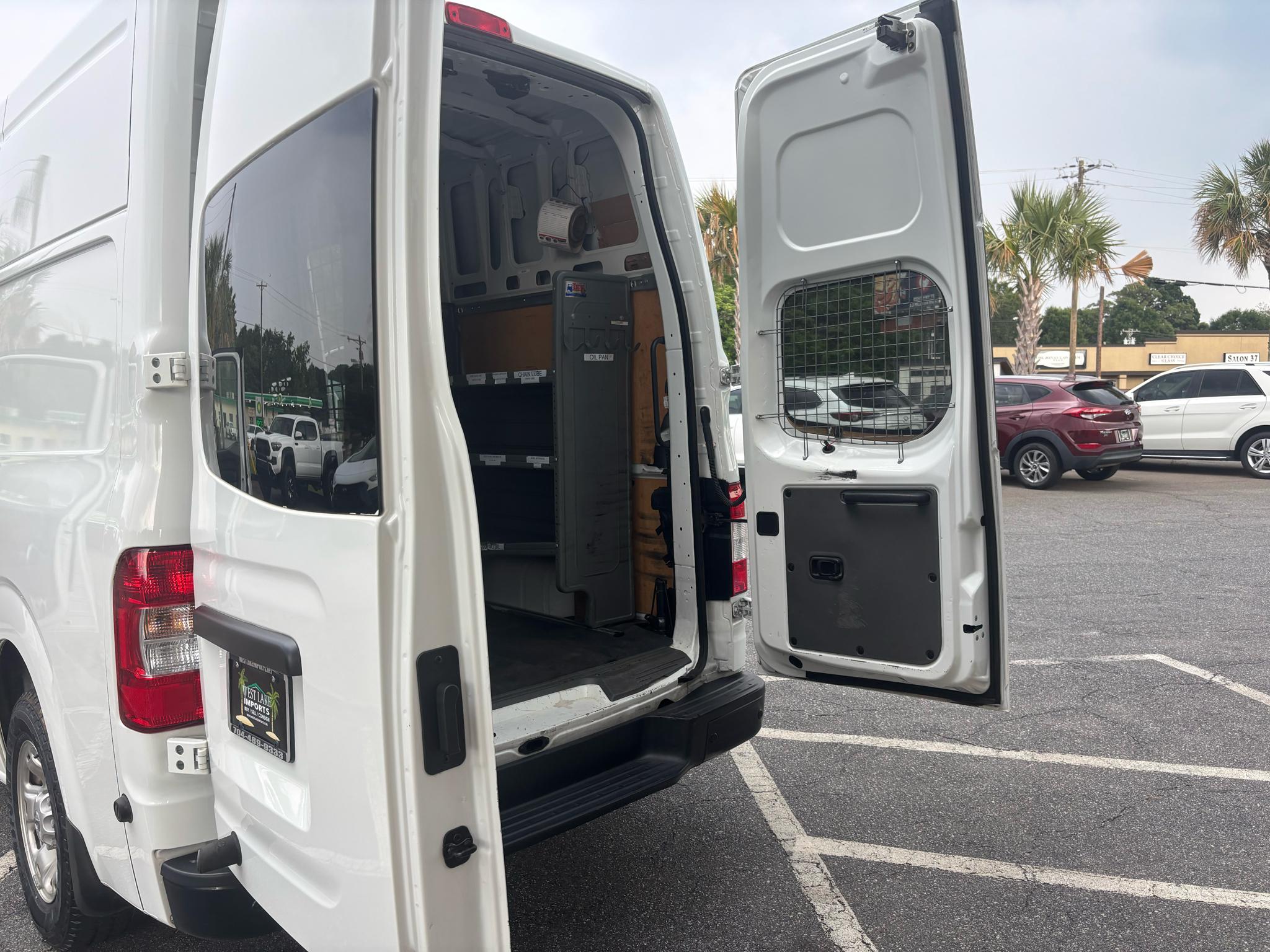 Nissan NV Cargo NV2500 HD High Roof V6 SV 2021