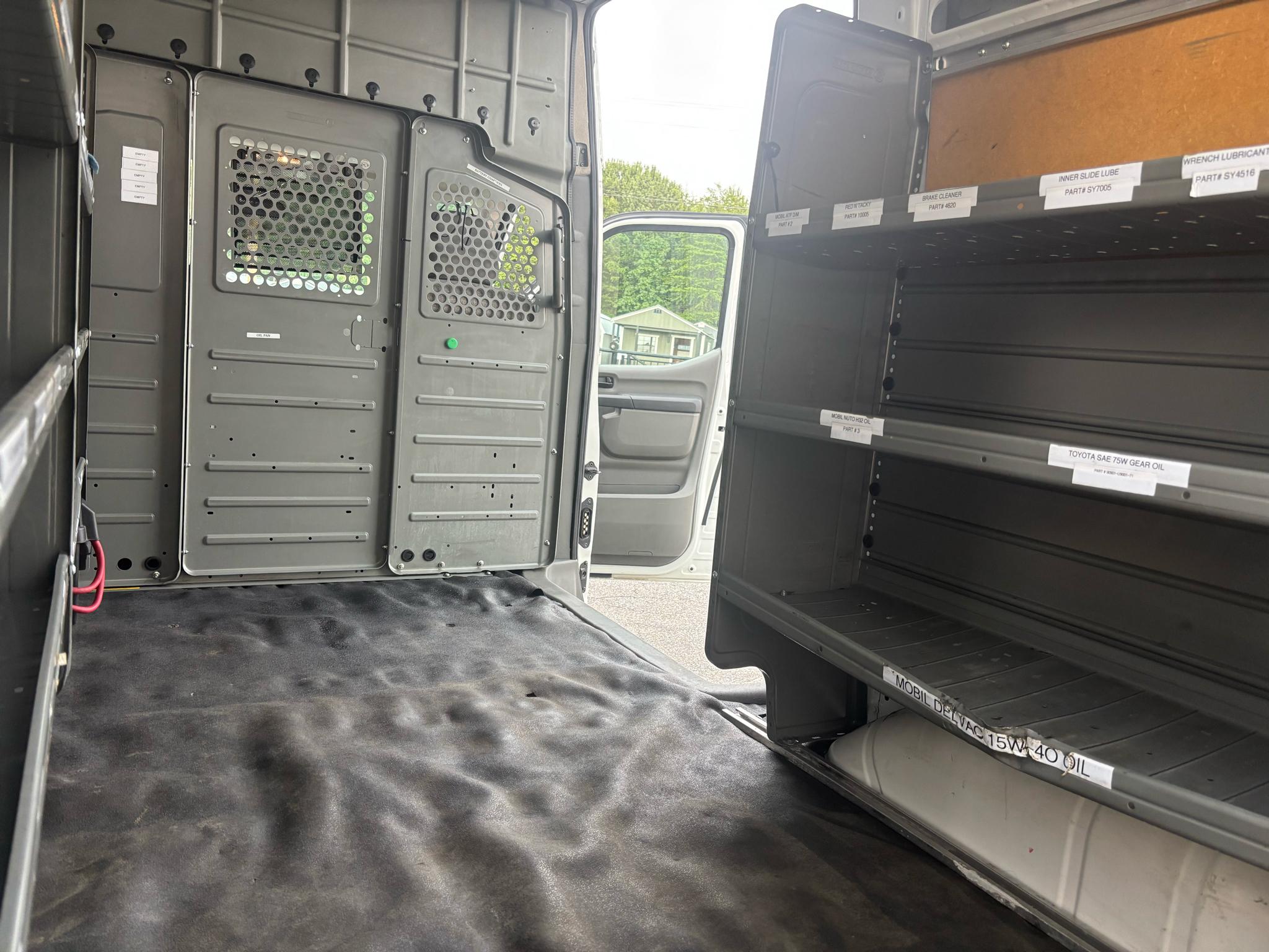 Nissan NV Cargo NV2500 HD High Roof V6 SV 2021