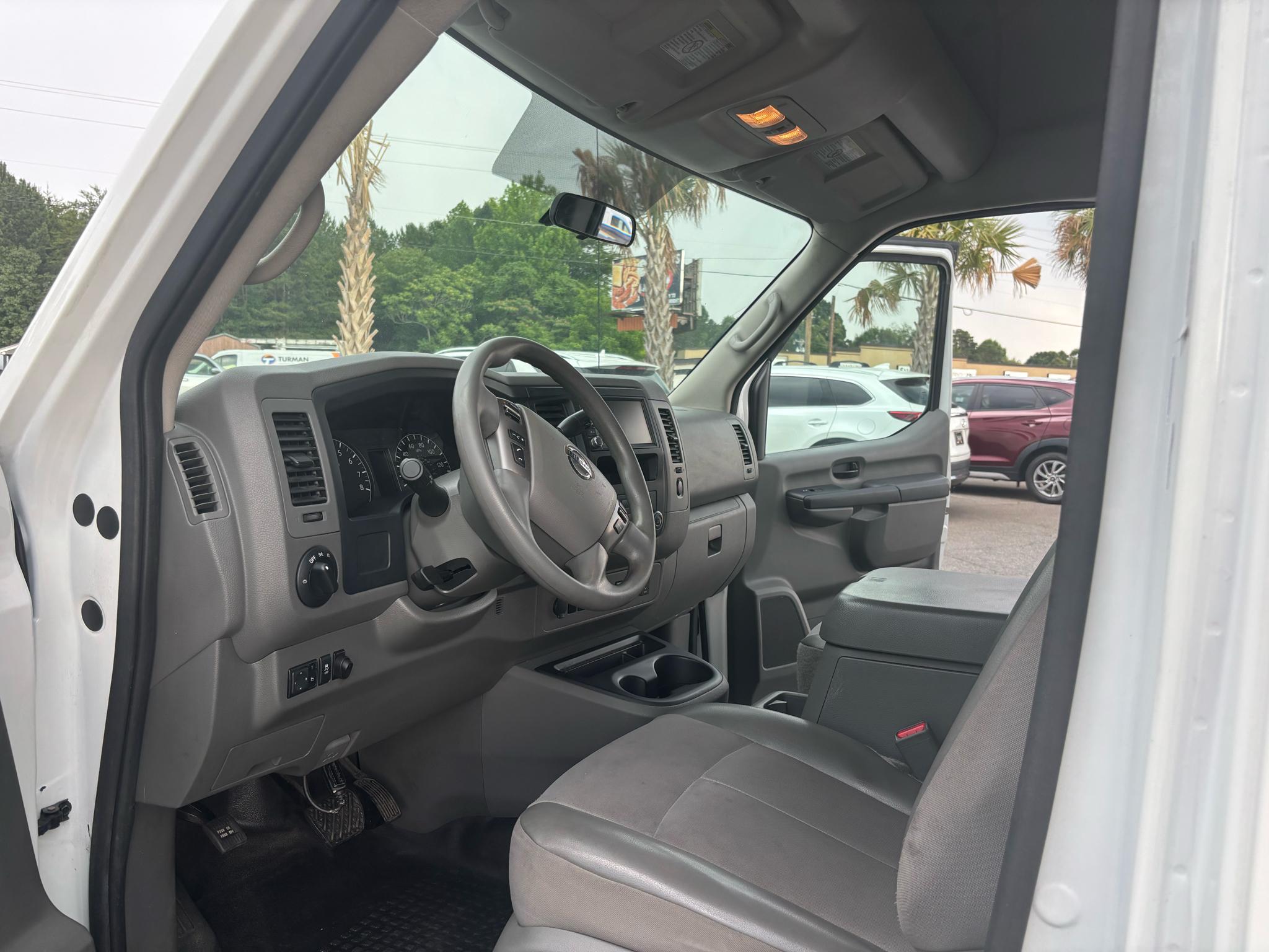 Nissan NV Cargo NV2500 HD High Roof V6 SV 2021