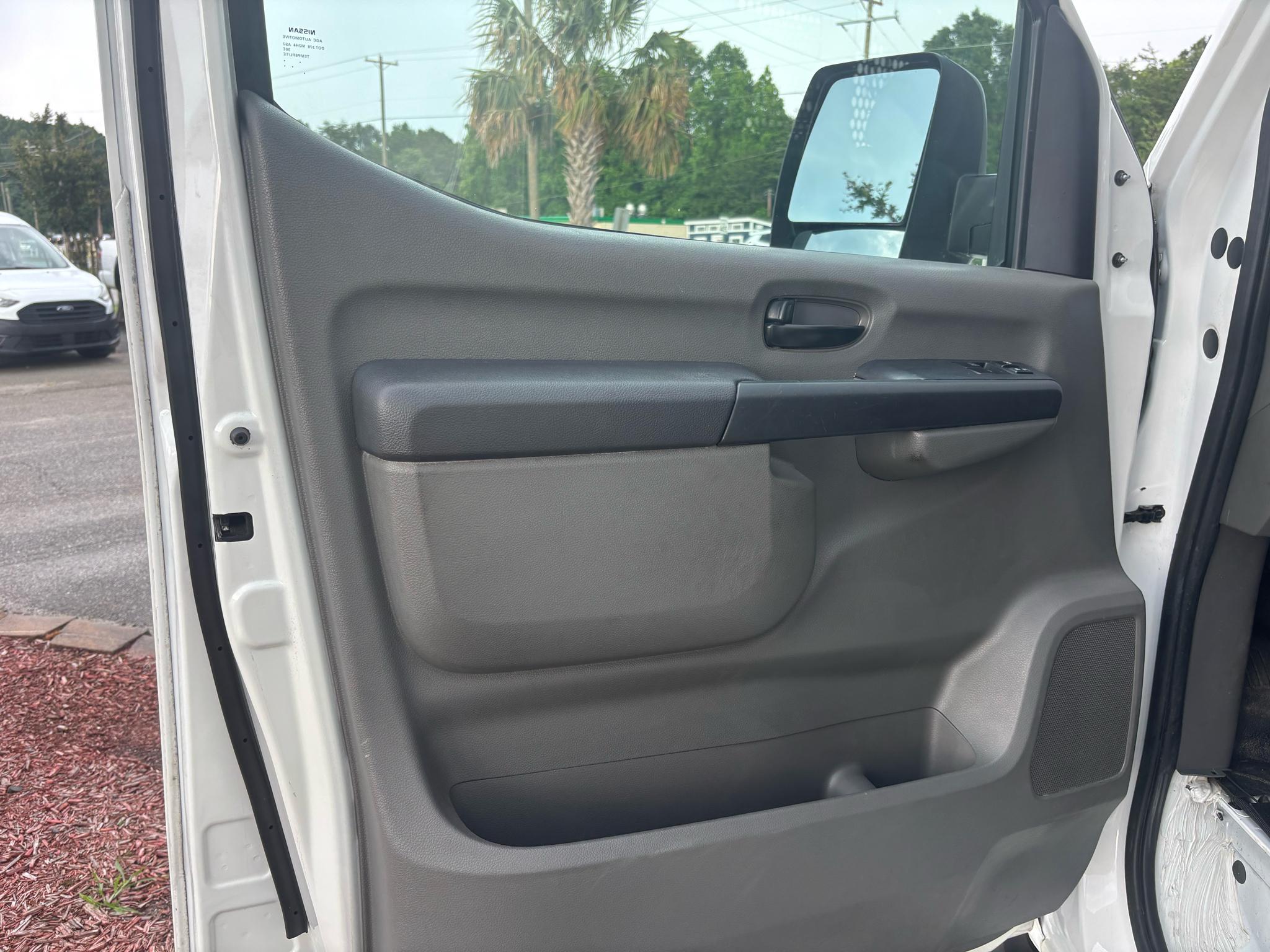 Nissan NV Cargo NV2500 HD High Roof V6 SV 2021