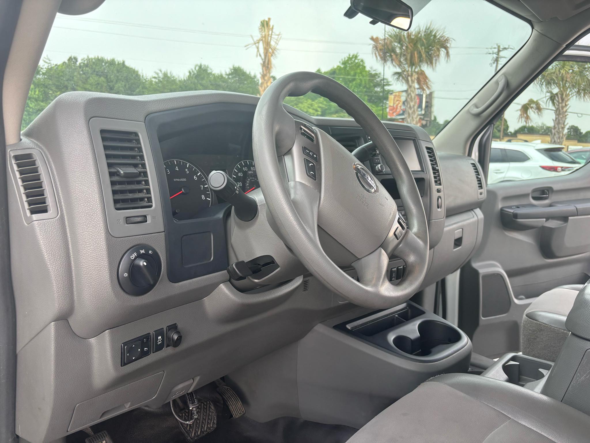 Nissan NV Cargo NV2500 HD High Roof V6 SV 2021