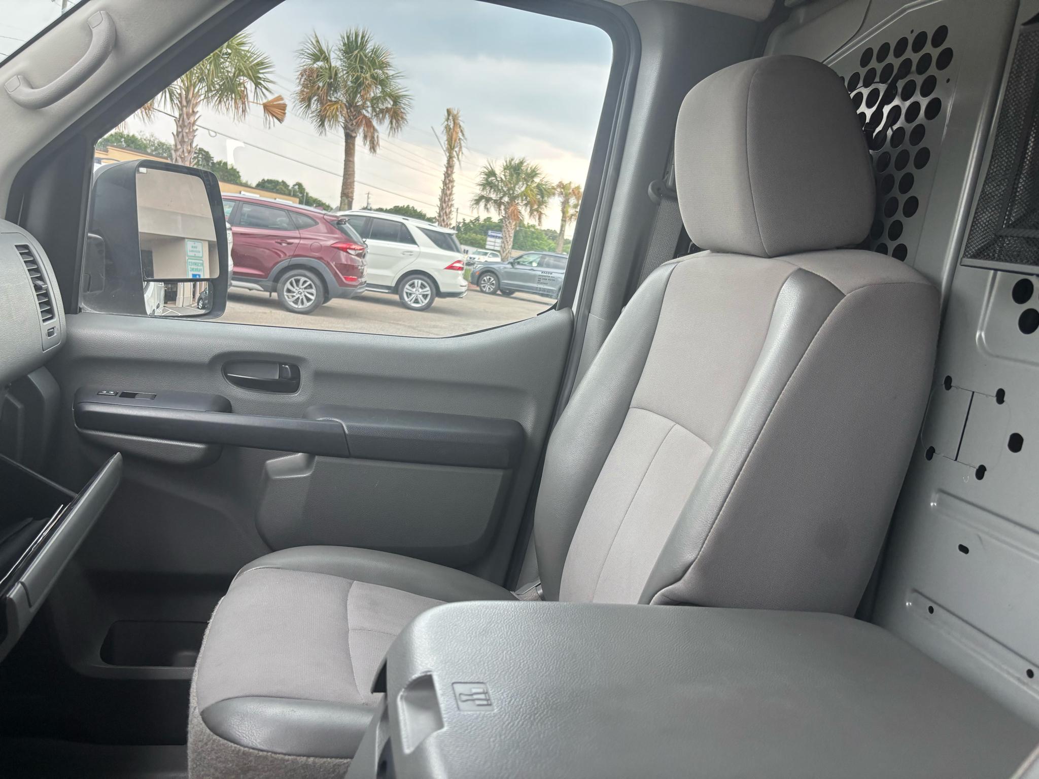 Nissan NV Cargo NV2500 HD High Roof V6 SV 2021