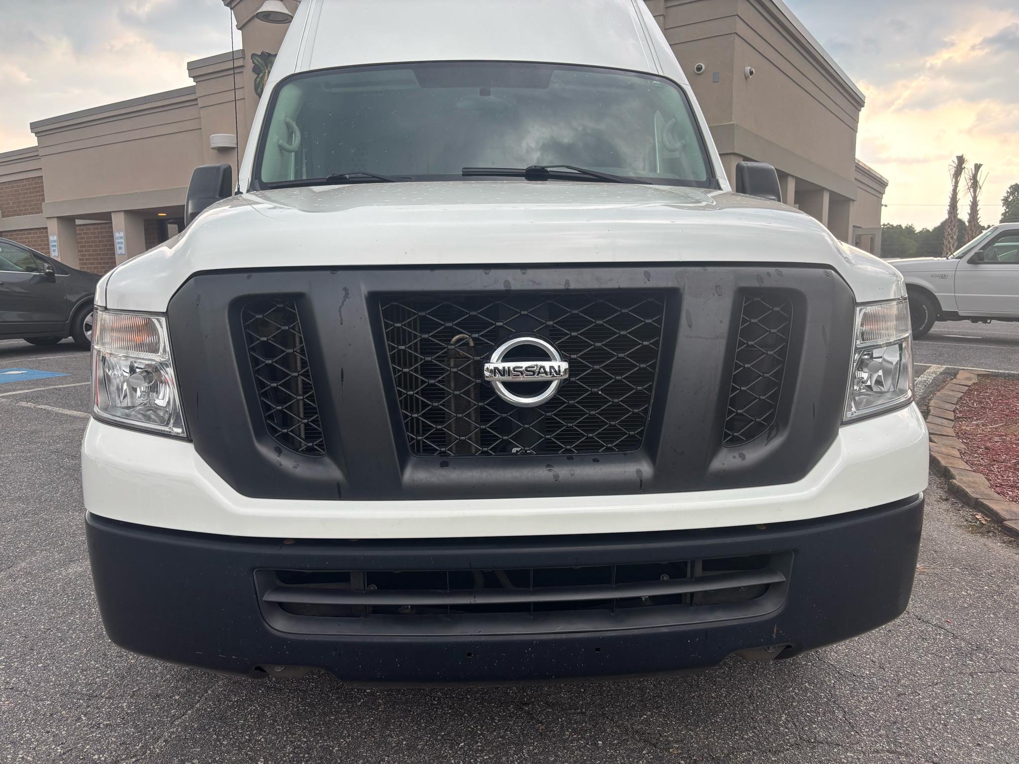 Nissan NV Cargo NV2500 HD High Roof V6 SV 2021