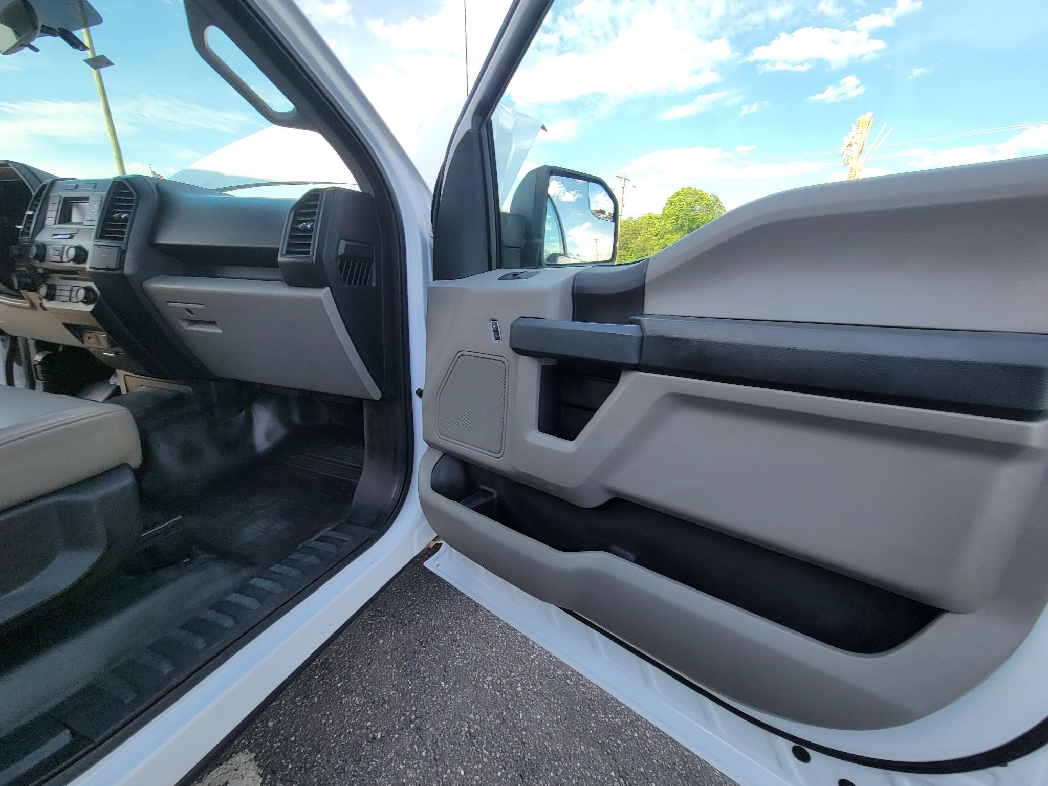 Ford F-150 4WD SuperCrew 139" XL 2016