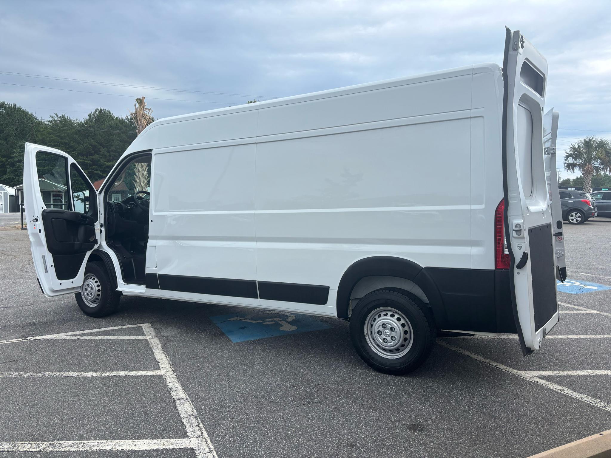 RAM ProMaster Cargo Van Tradesman 2500 High Roof 159" WB w/Pass Seat 2024