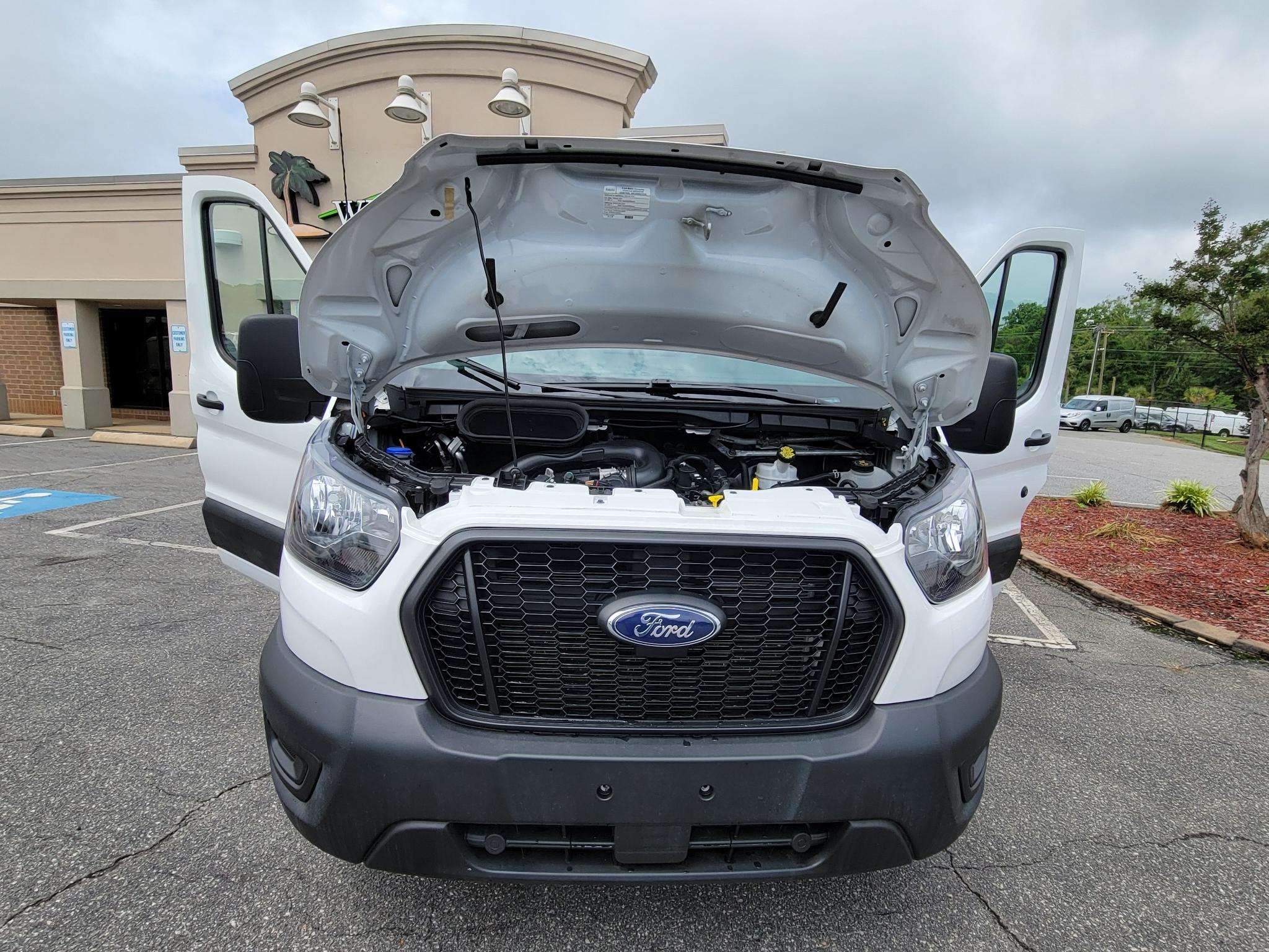 Ford Transit Cargo Van T-250 148" Med Rf 9070 GVWR RWD 2025