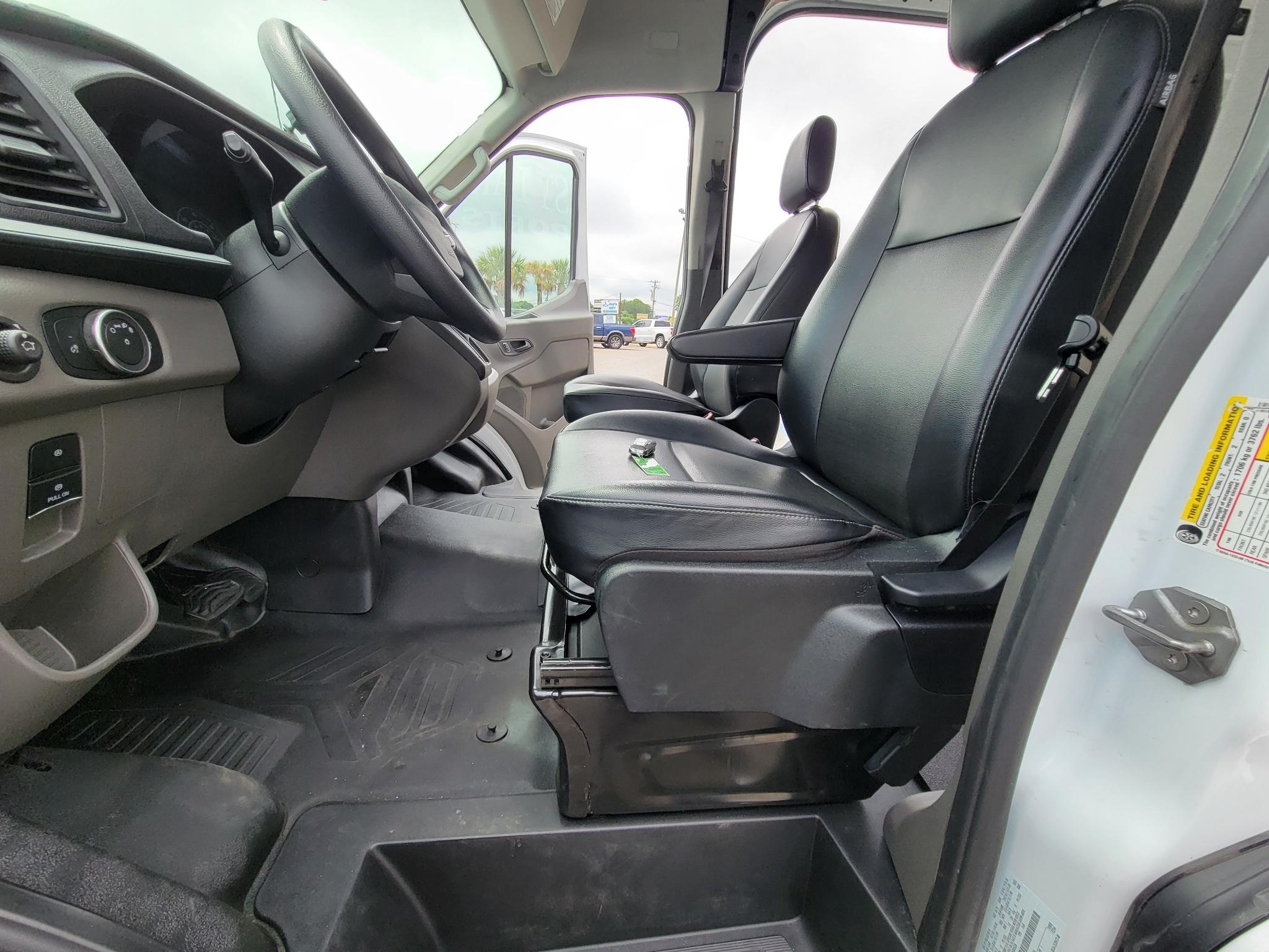 Ford Transit Cargo Van T-250 148" Med Rf 9070 GVWR RWD 2025