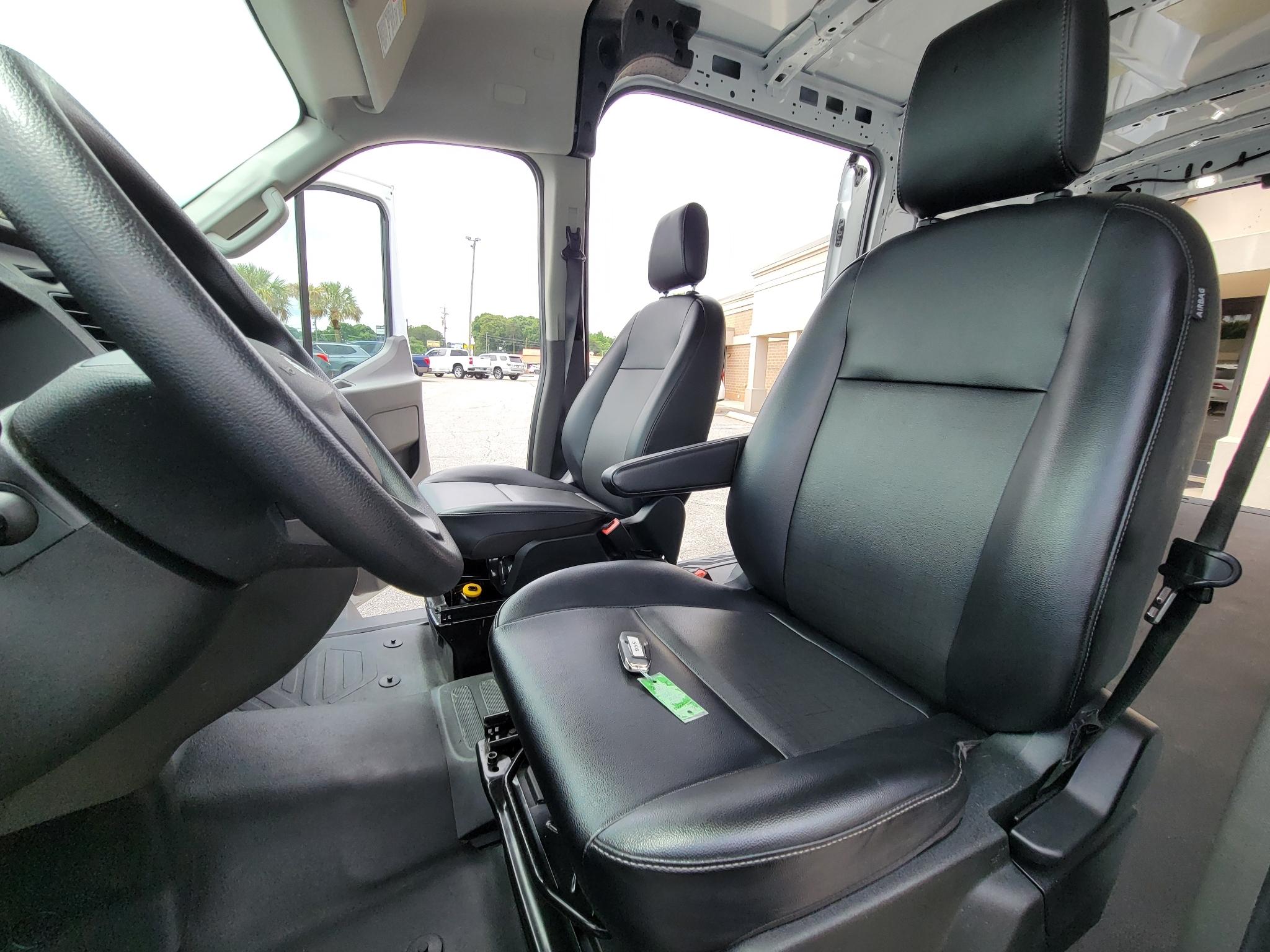 Ford Transit Cargo Van T-250 148" Med Rf 9070 GVWR RWD 2025
