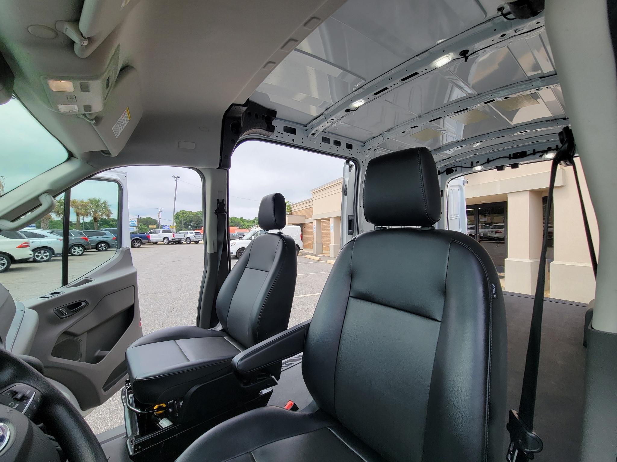 Ford Transit Cargo Van T-250 148" Med Rf 9070 GVWR RWD 2025