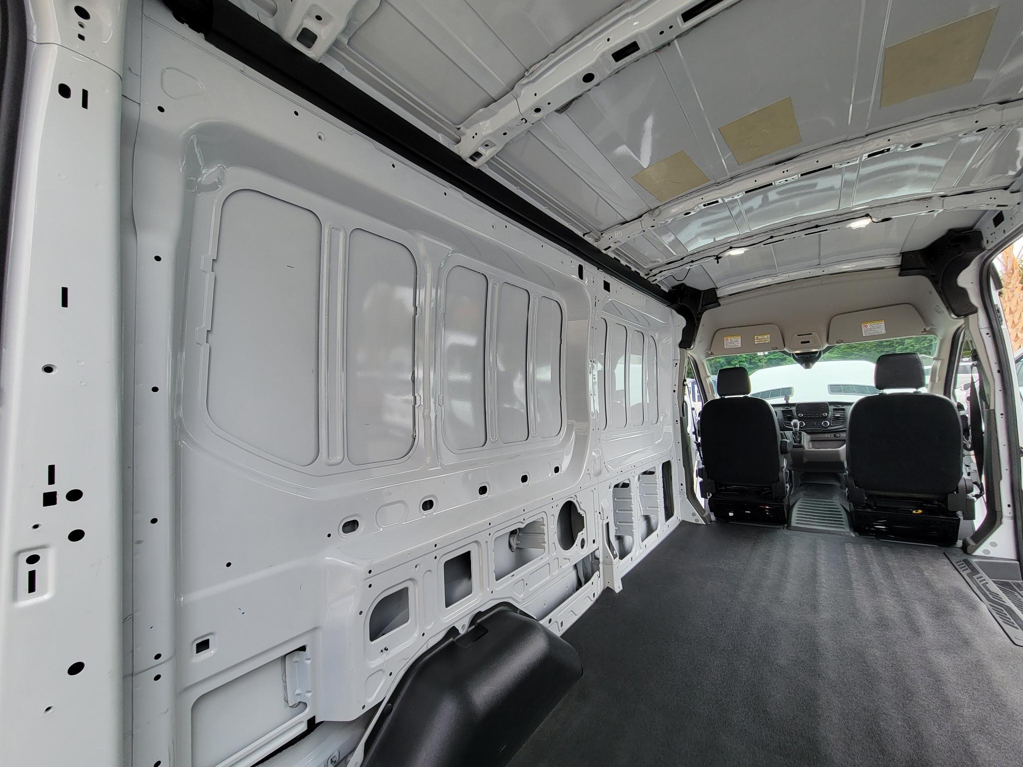 Ford Transit Cargo Van T-250 148" Med Rf 9070 GVWR RWD 2025