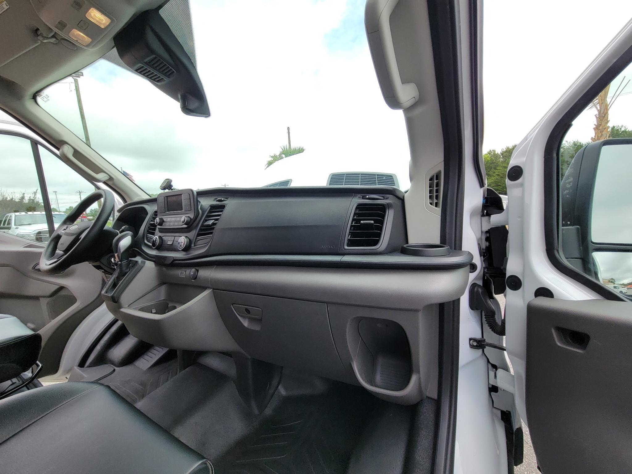 Ford Transit Cargo Van T-250 148" Med Rf 9070 GVWR RWD 2025