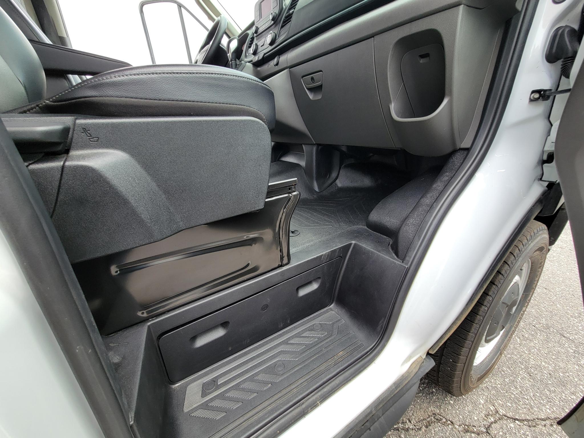Ford Transit Cargo Van T-250 148" Med Rf 9070 GVWR RWD 2025