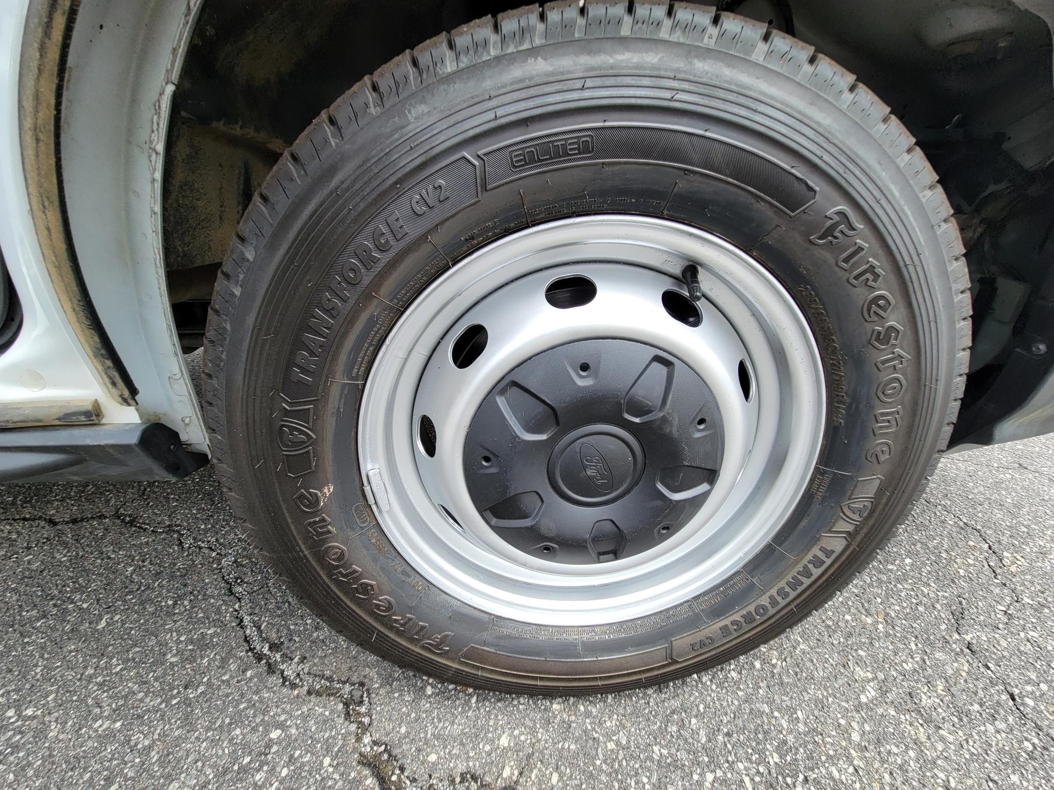 Ford Transit Cargo Van T-250 148" Med Rf 9070 GVWR RWD 2025
