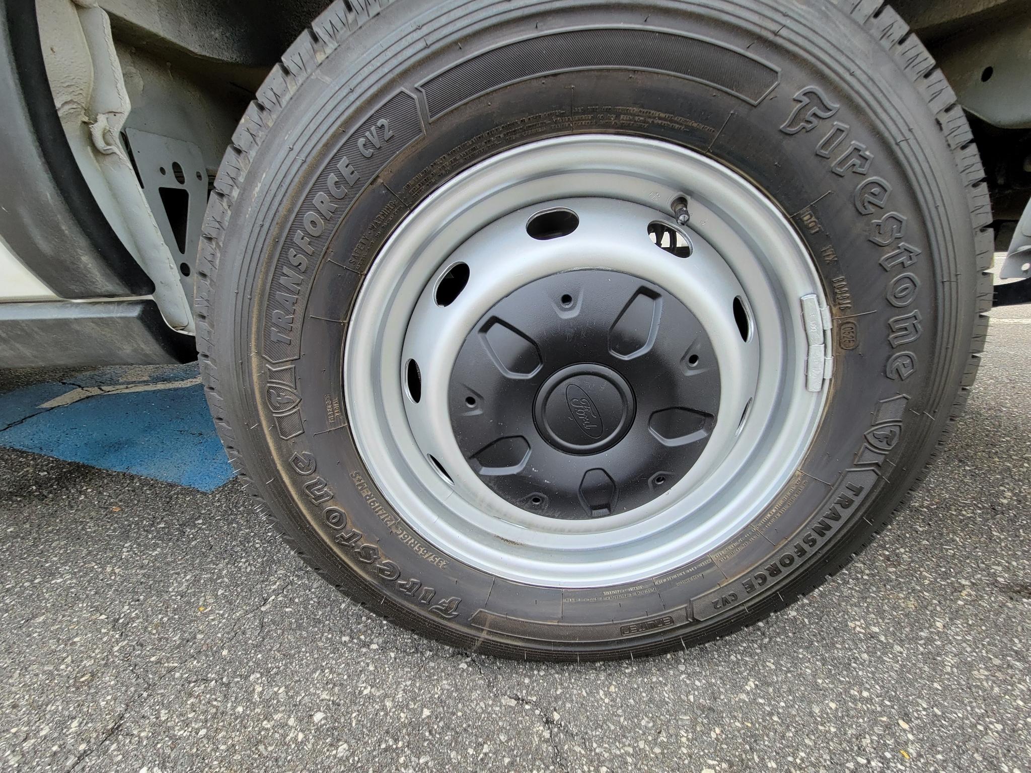 Ford Transit Cargo Van T-250 148" Med Rf 9070 GVWR RWD 2025
