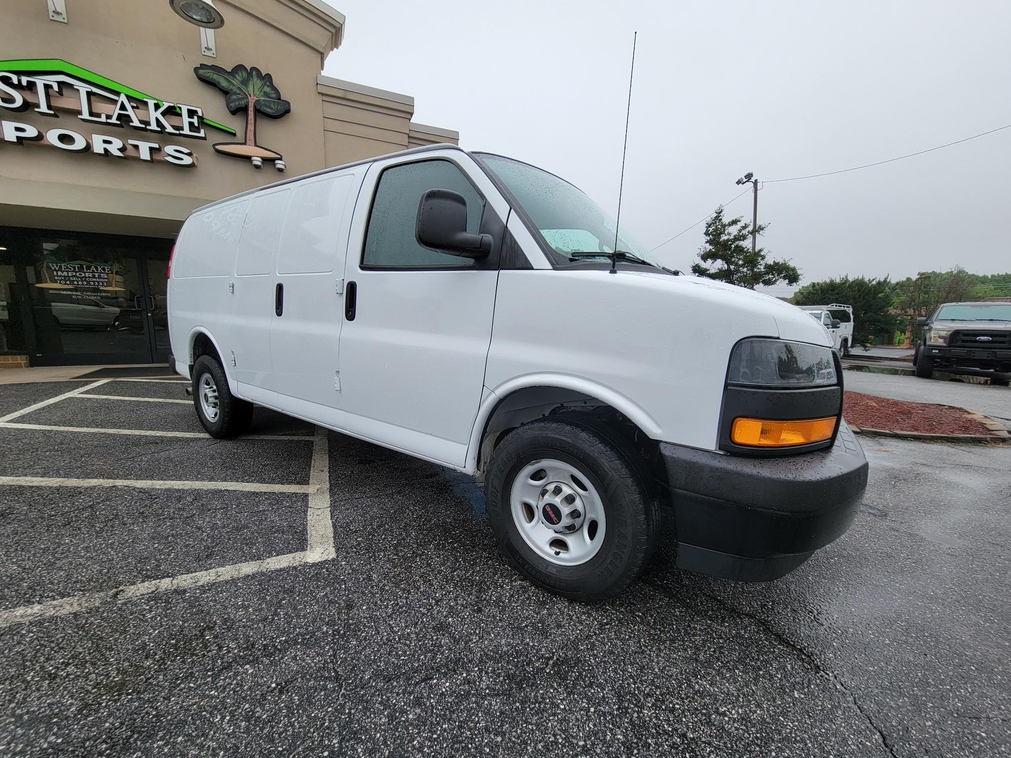 GMC Savana Cargo Van RWD 2500 135" 2022