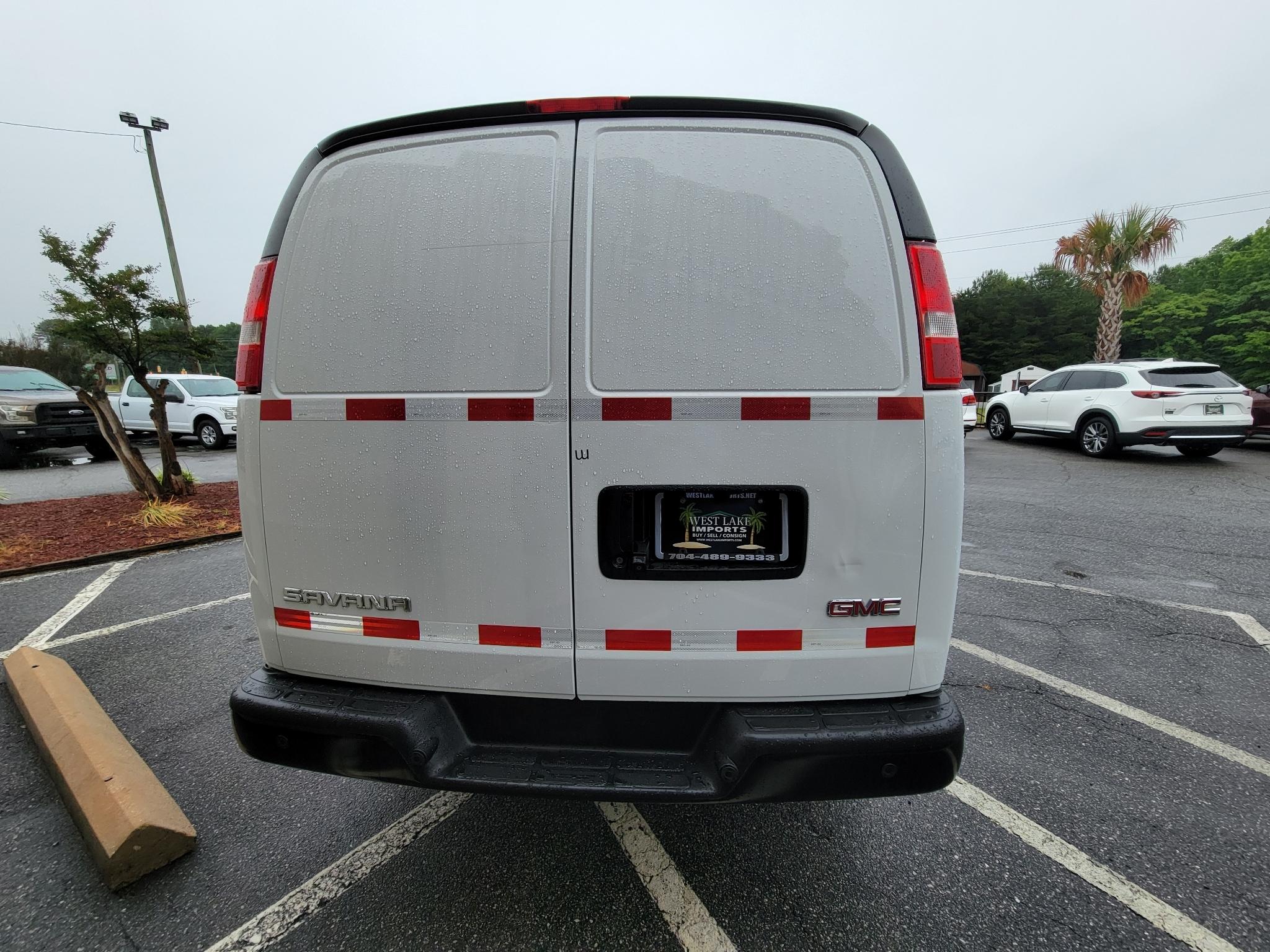 GMC Savana Cargo Van RWD 2500 135" 2022