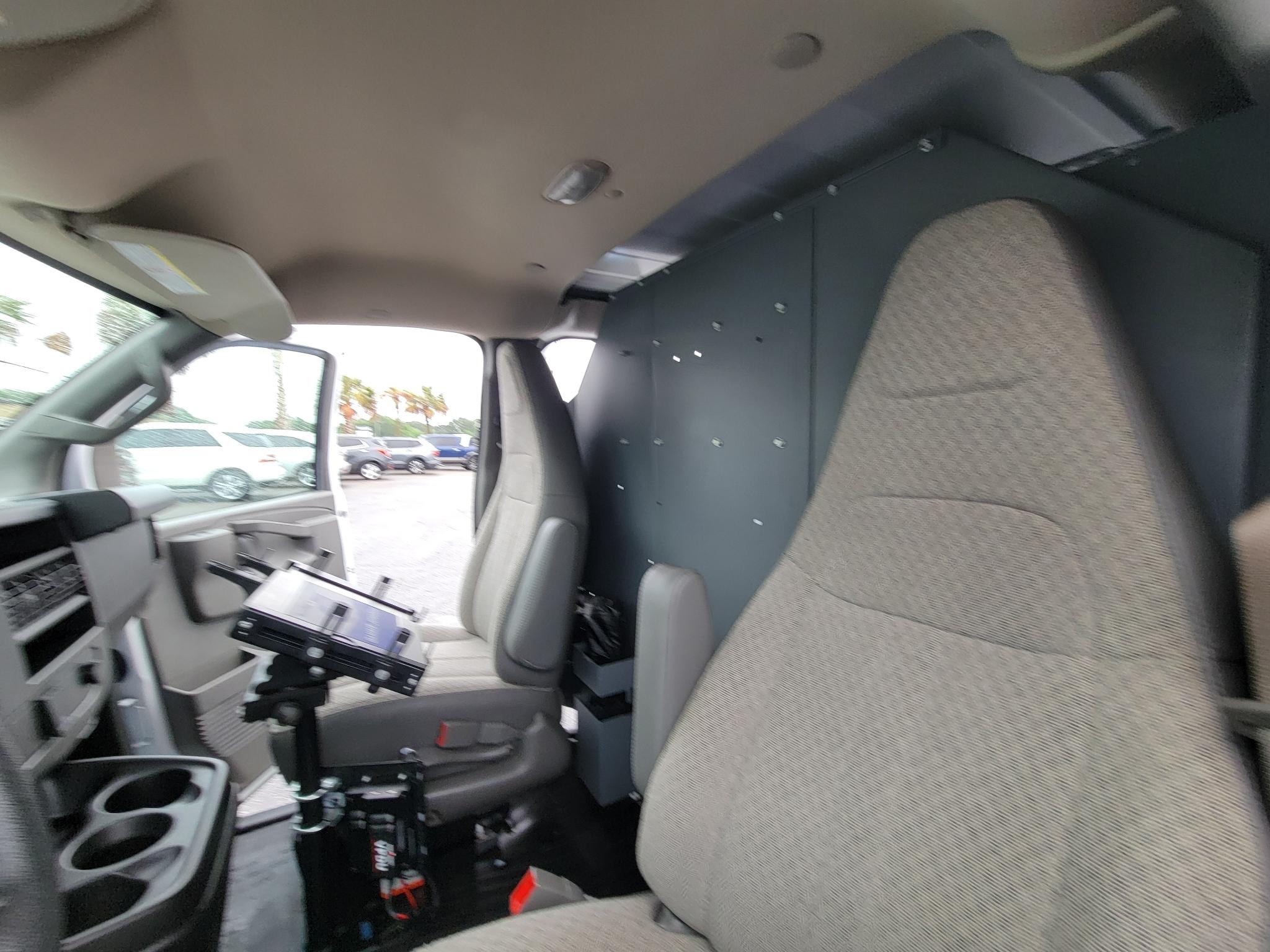 GMC Savana Cargo Van RWD 2500 135" 2022